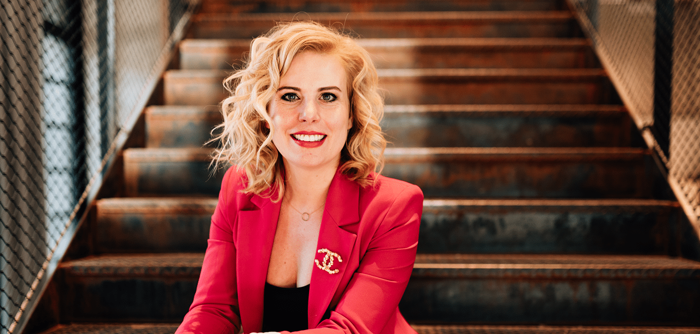Carmen Meyer ist promovierte Biochemikerin, Selfmade-Börsianerin und Autorin des Bestsellers „Mami goes Millionär“. Foto: Inka Englisch