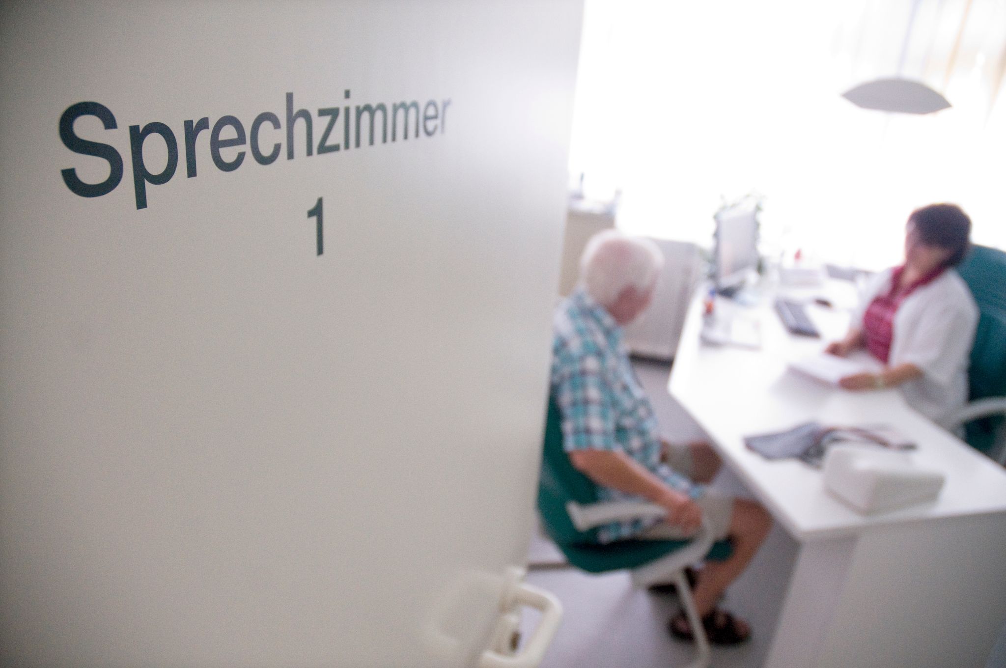 Die Zeit im Sprechzimmer ist oft knapp bemessen: Je präziser und vollständiger die Patienteninformationen sind, desto besser können die Ärzte damit arbeiten.