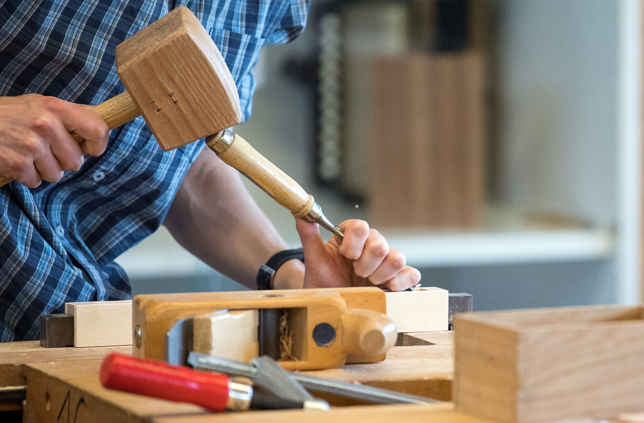 Die hohe Inflation hat die Umsätze im deutschen Handwerk 2022 kräftig steigen lassen.