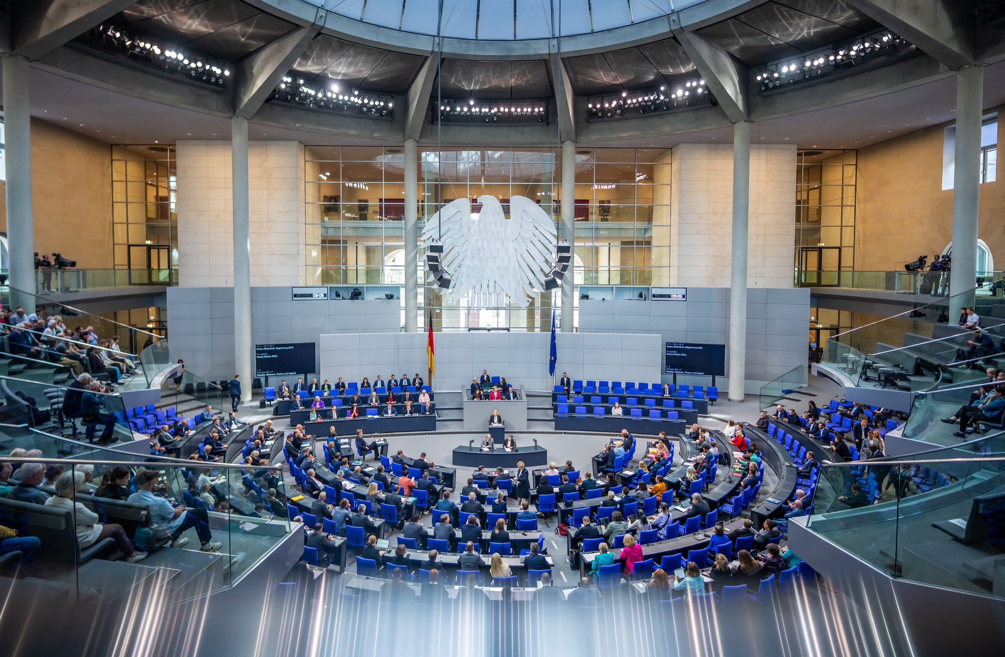 Der Bundestag stimmt namentlich über das «Sicherheitspaket« ab. (Archivbild)