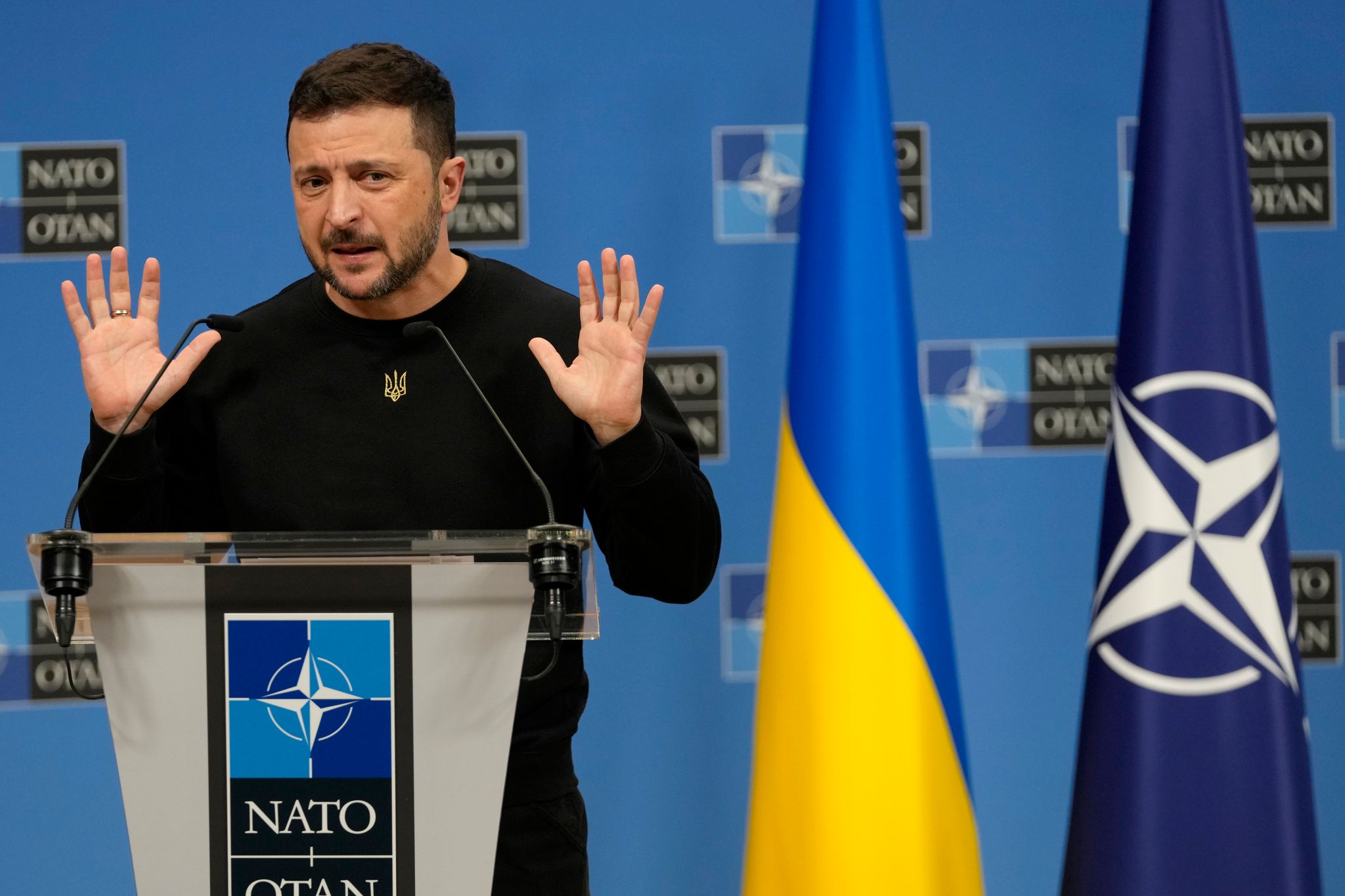 Immer wieder fordert der ukrainische Präsident Wolodymyr Selenskyj die Einladung zum Nato-Beitritt - bisher ohne Erfolg. (Archivbild)