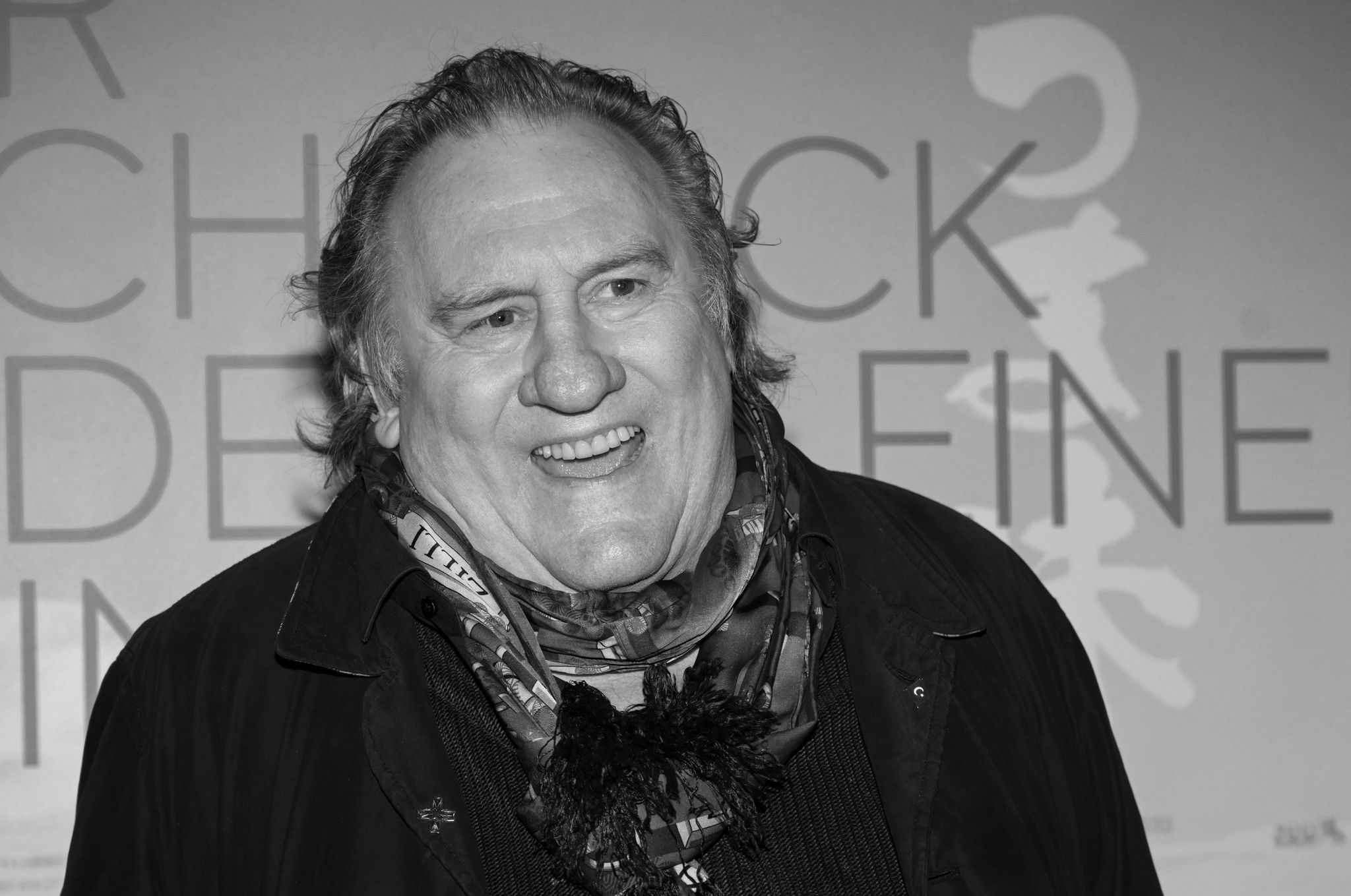 Wegen Verdachts sexueller Übergriffe steht Gerard Depardieu erstmals vor Gericht.