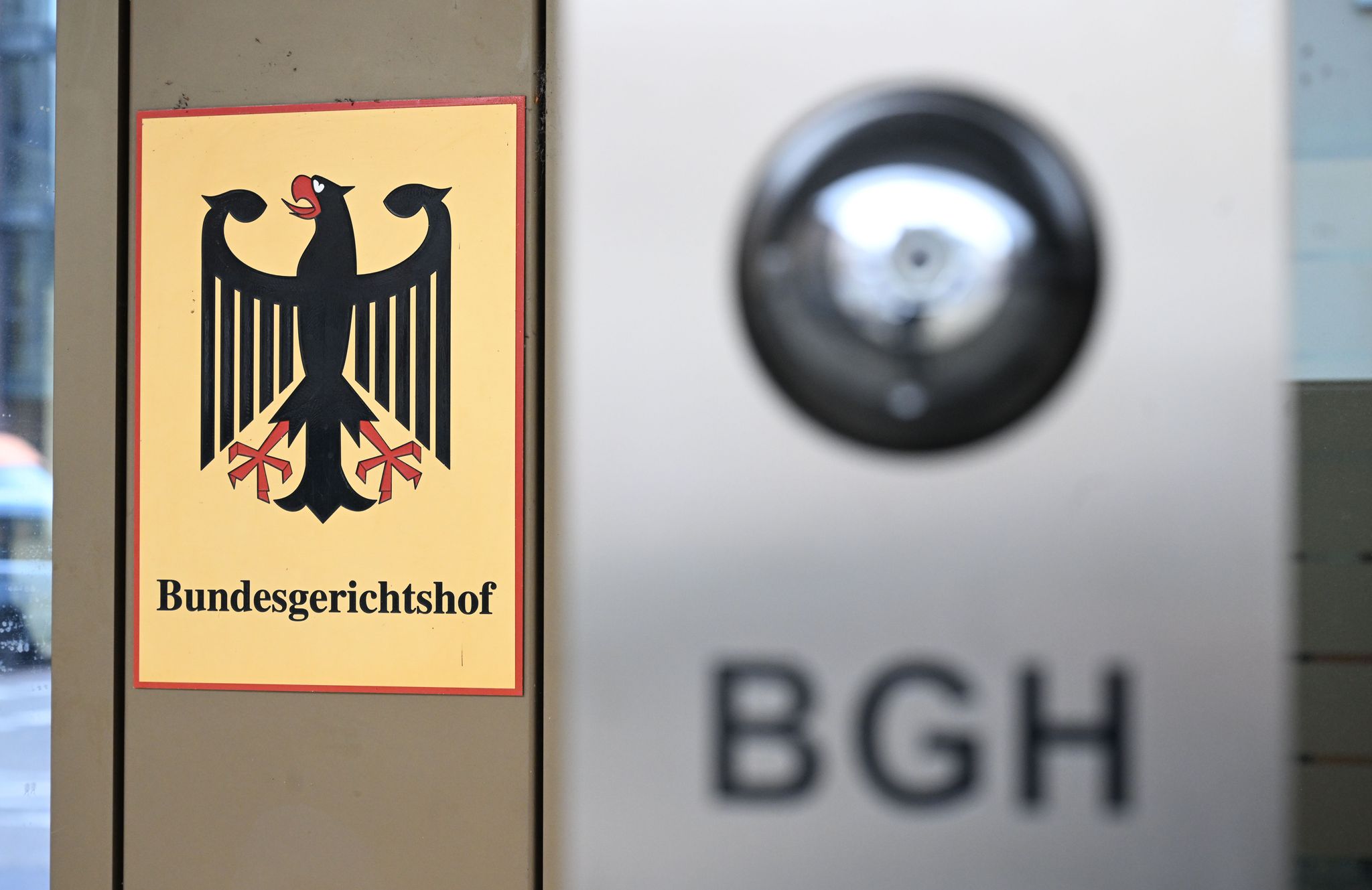 Der Bundesgerichtshof hatte schon 2021 bestimmte Klauseln bei Banken und Sparkassen für unwirksam erklärt. (Archivbild)