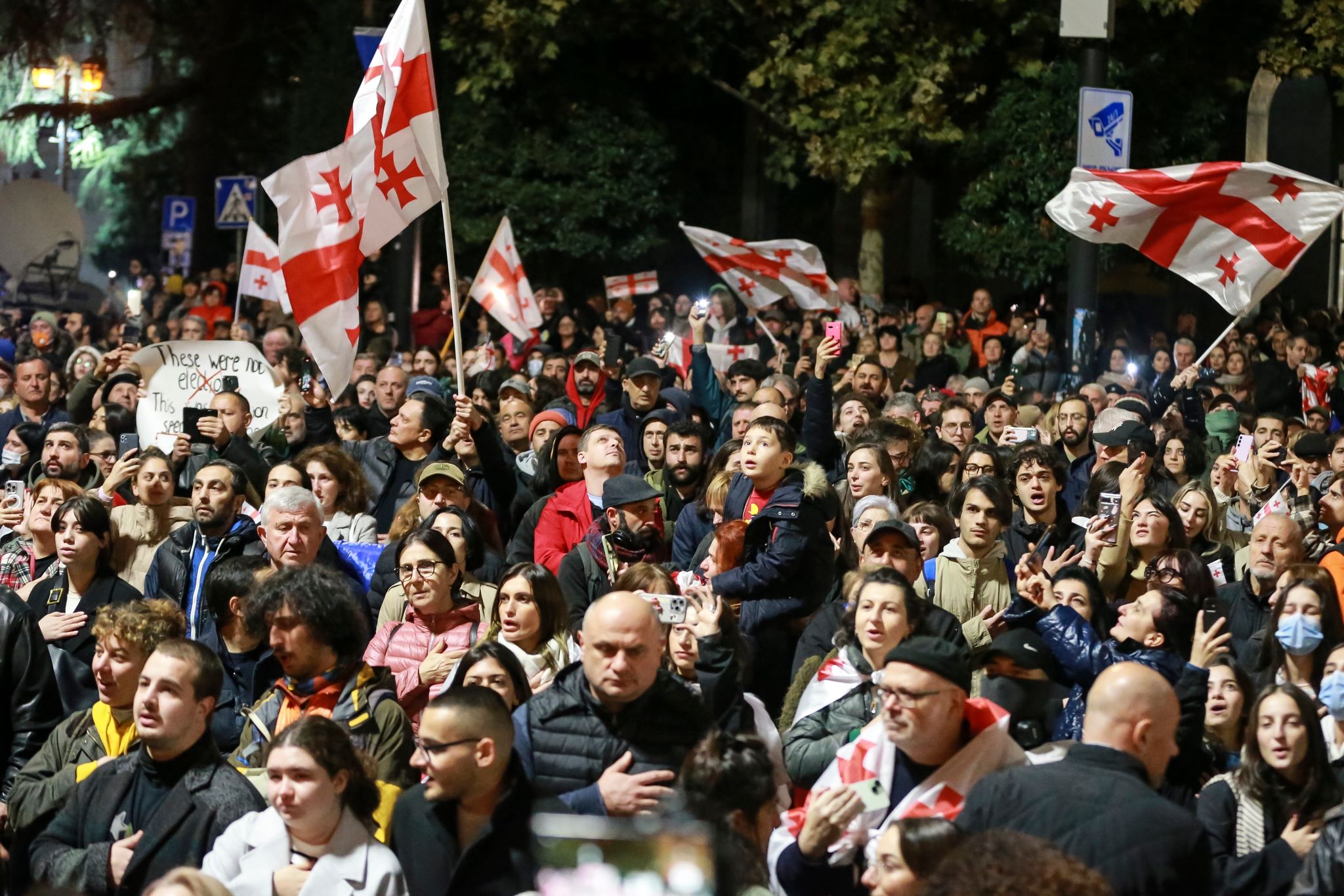 Nach der Wahl hatte die prowestliche Opposition in Georgien erklärt, dass sie das Ergebnis nicht anerkenne, und zu Protesten aufgerufen. (Archivbild)