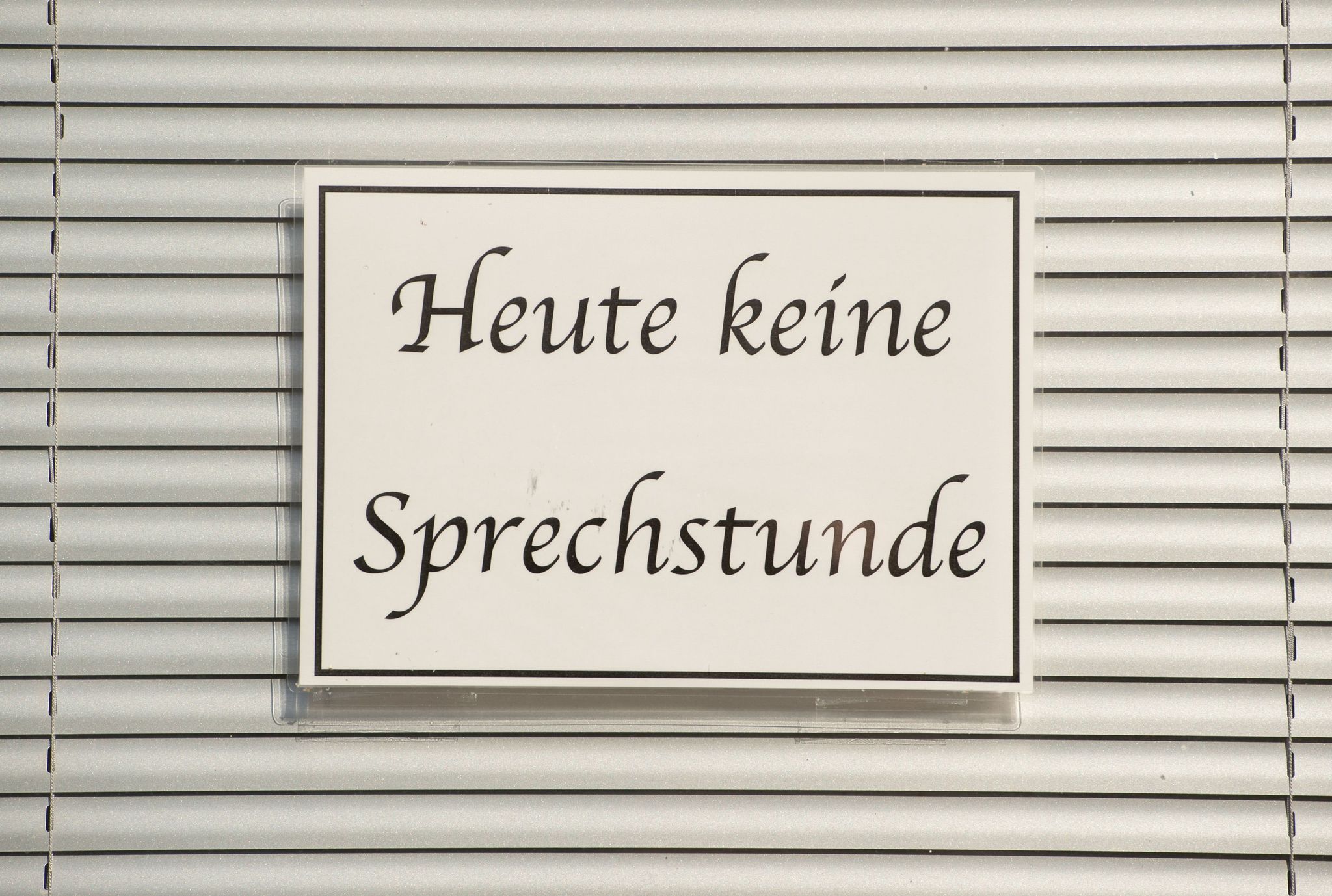 Ärgerlich, wenn man beim Arzt vor verschlossener Tür steht.