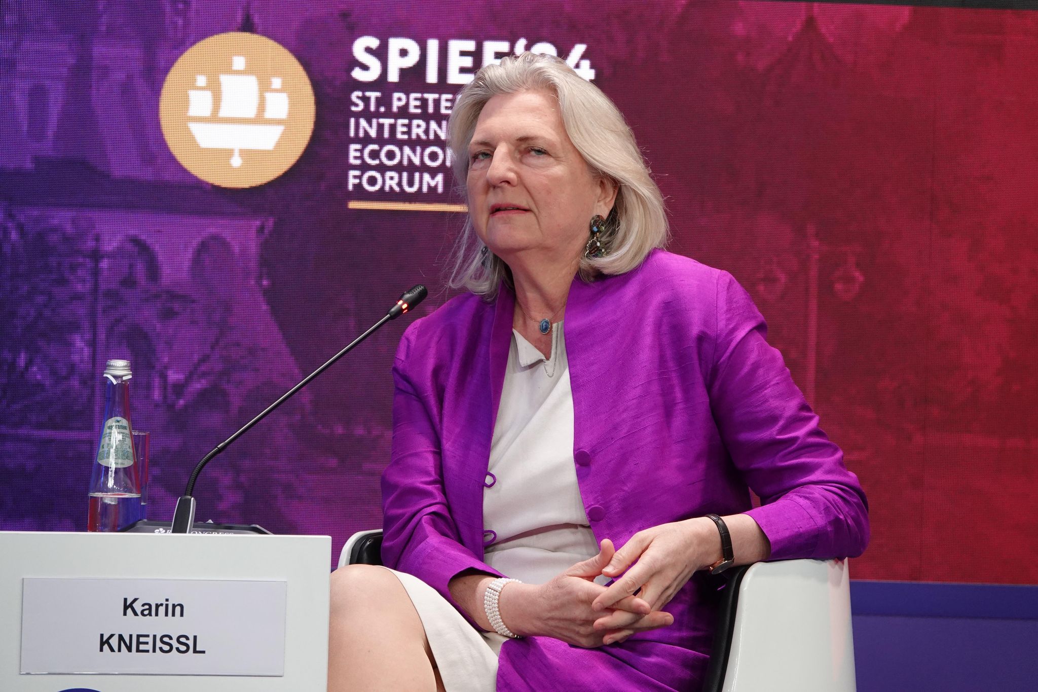 Karin Kneissl ist einer der wenigen gern gesehenen Gäste aus dem Westen auf russischen Politikveranstaltungen - wie hier beim Internationalen Wirtschaftsforum in St. Petersburg. (Archivbild)