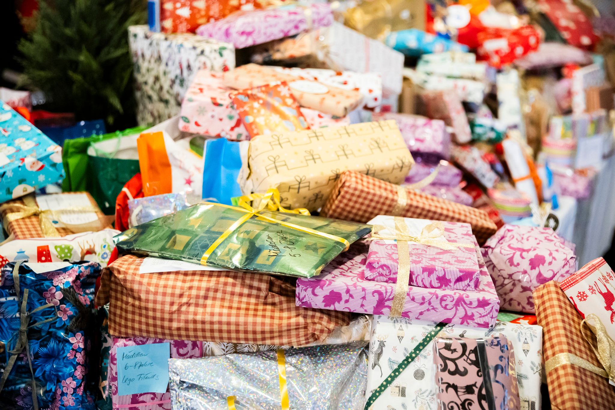 Schuldenbremse für GeschenkeKonsumenten wollen Weihnachts-Etat nicht aufstocken.