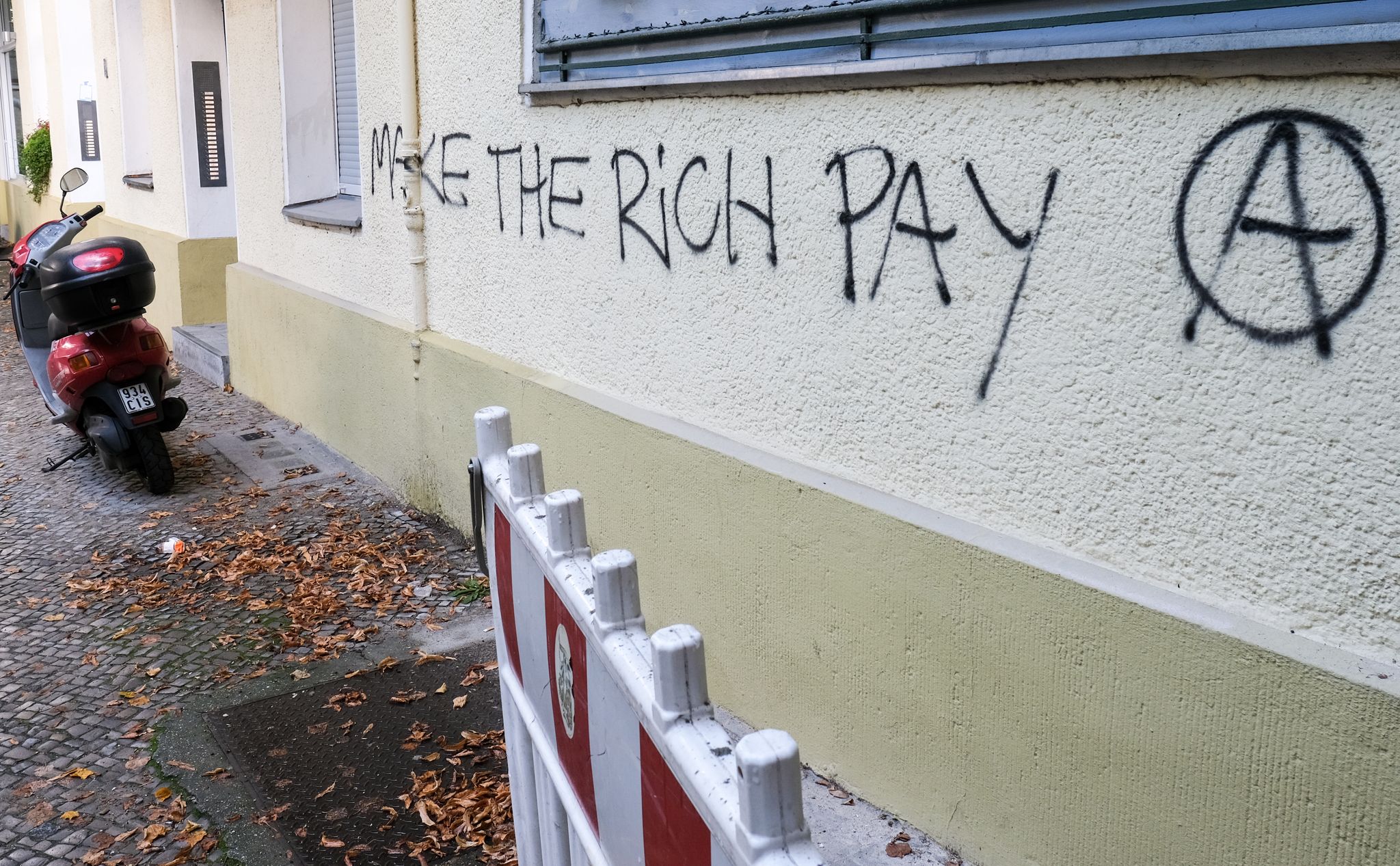 2021 verfügten die obersten zehn Prozent der Haushalte in Deutschland über 56 Prozent des Gesamtvermögens. Auch zwischen Ost und West gibt es eine Schieflage. (Symbolfoto)