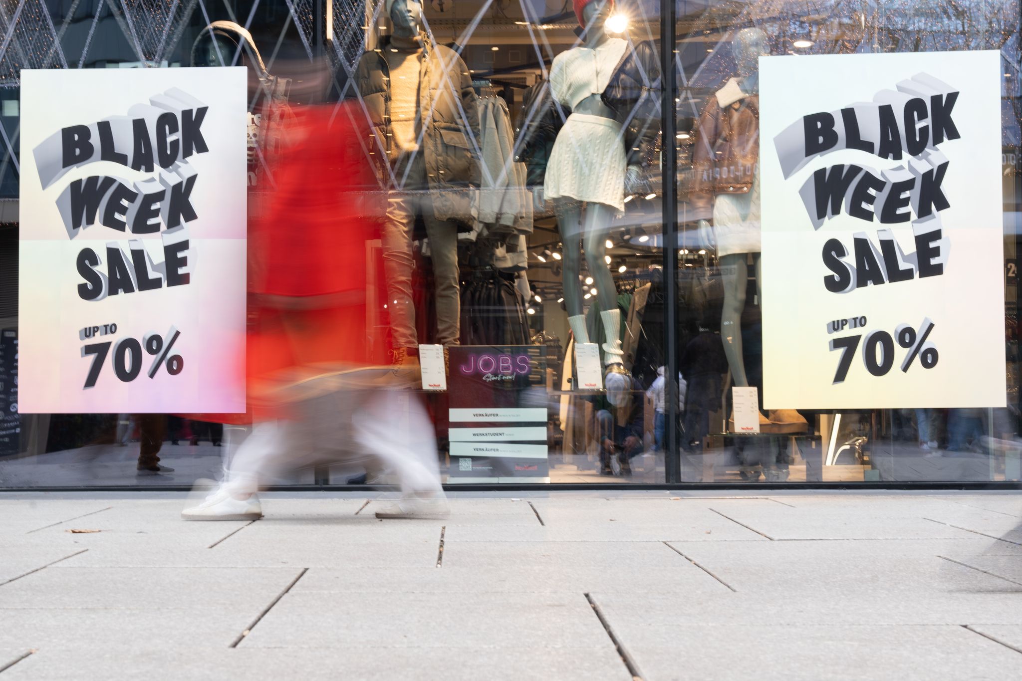 Männer geben am Black Friday mehr Geld aus. (Archivbild)