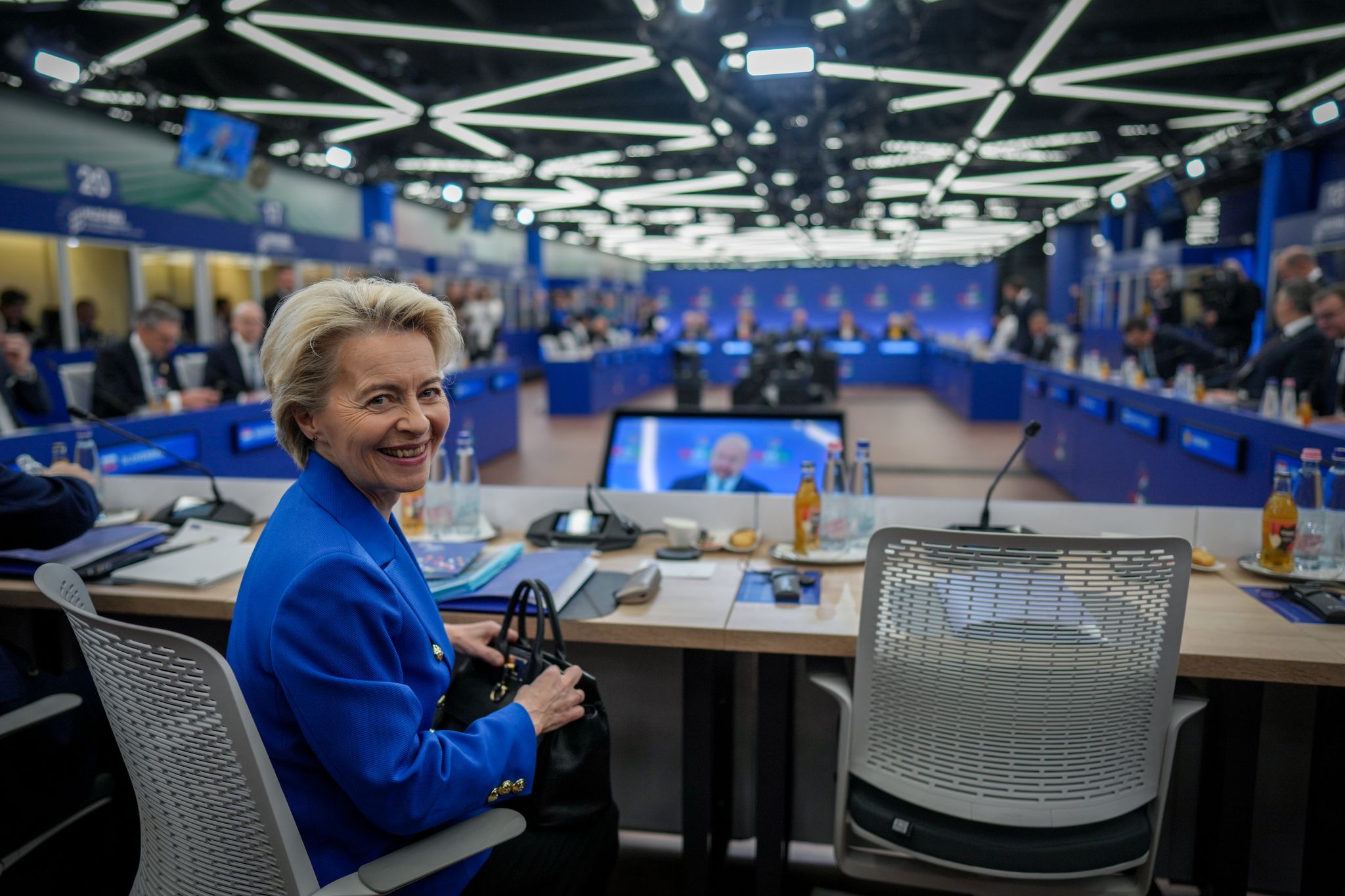 Nun kann von der Leyen lachen - ihr Vorschlag wurde angenommen. (Archivbild)