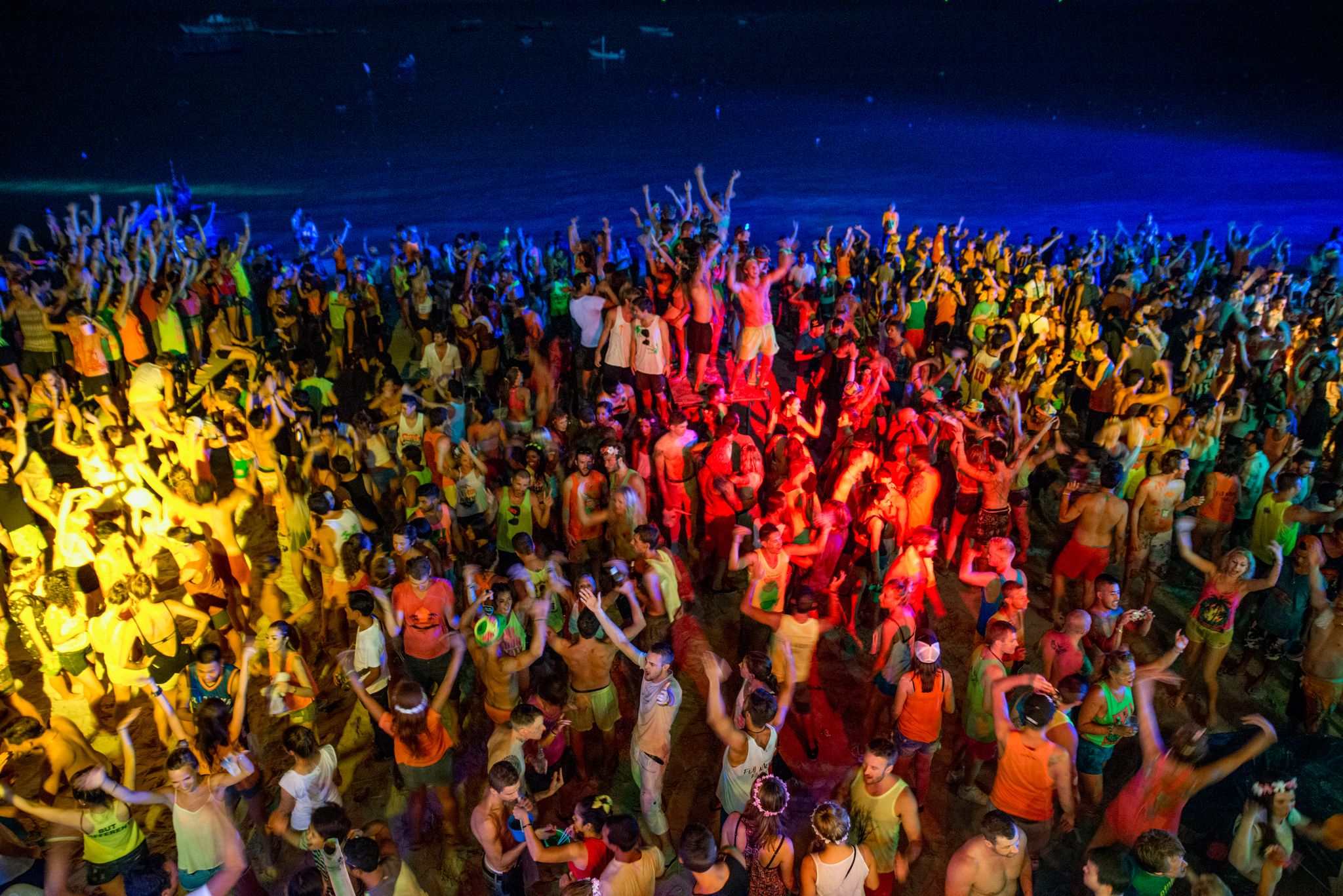 Bis zu 30.000 Gäste nehmen jeden Monat an der Full Moon Party in Koh Phangan teil. (Archivbild)