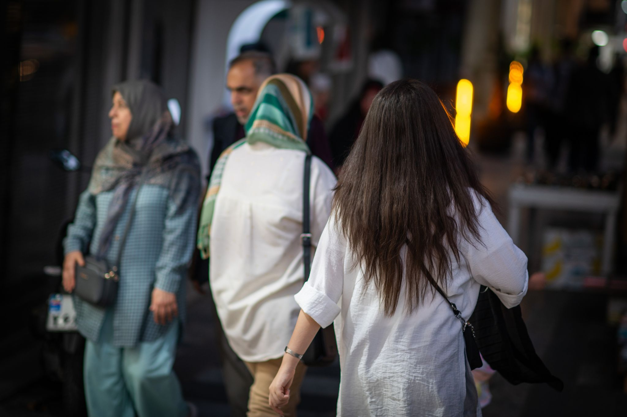 Immer mehr Frauen ignorieren im Iran mittlerweile die Kleiderordnung. (Archivbild)