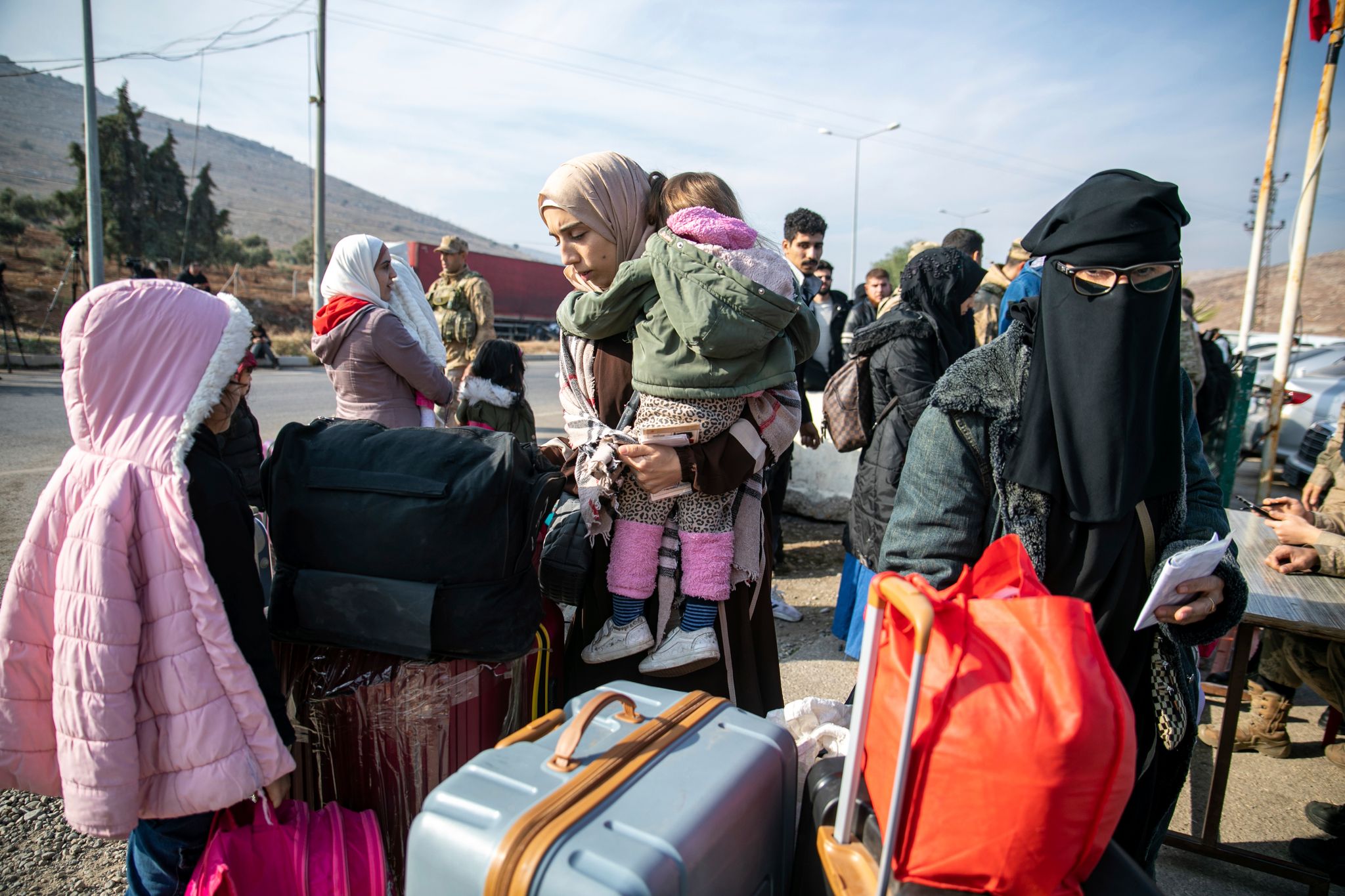 Einige Flüchtlinge kehren aus der Türkei in ihr Heimatland Syrien zurück. Andere warten wegen der noch instabilen Lage lieber ab.