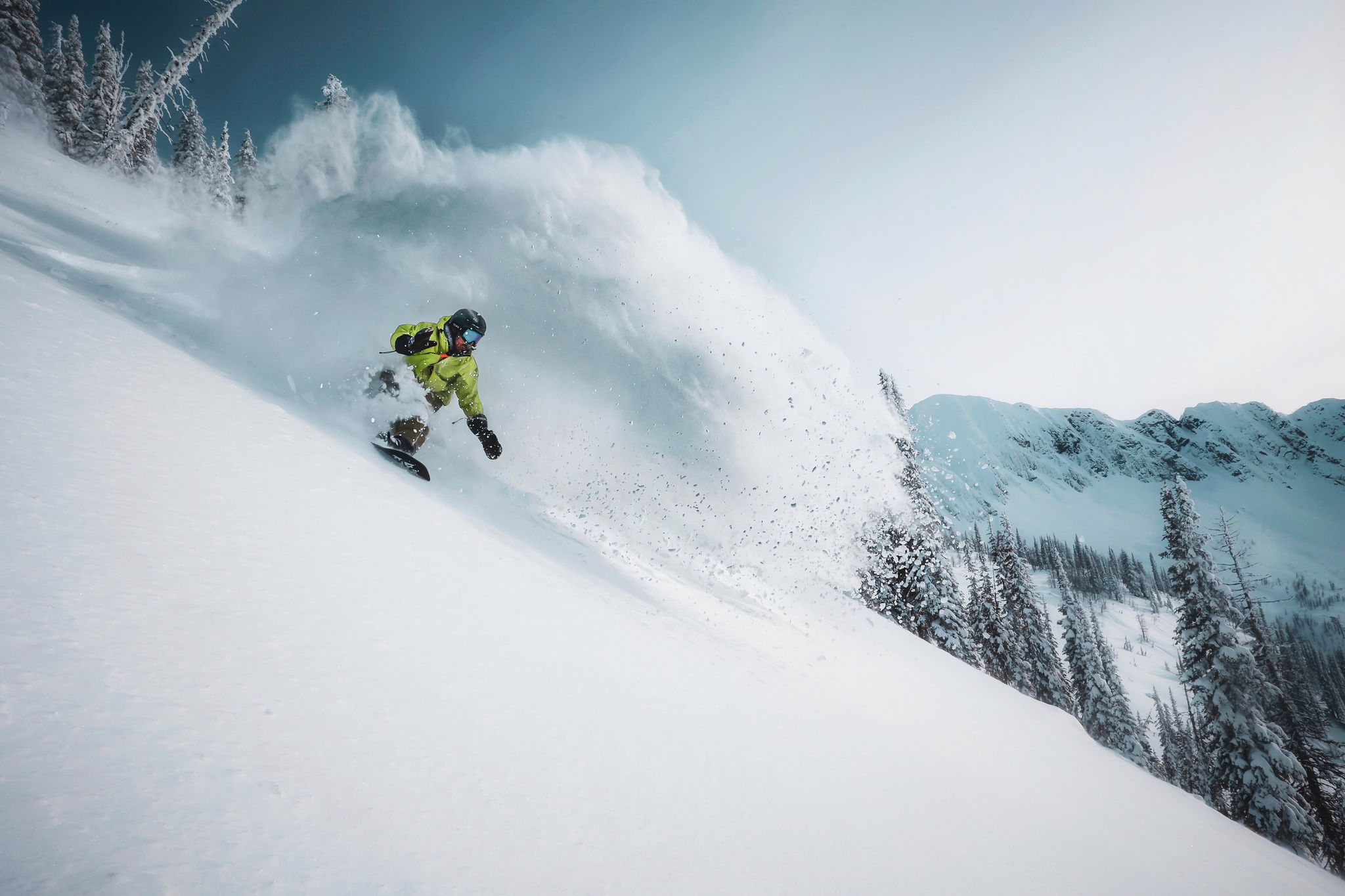 Beste Aussicht auf Tiefschneetage: Durchschnittlich zwölf Meter Schnee fallen im Skigebiet Whitewater pro Saison.