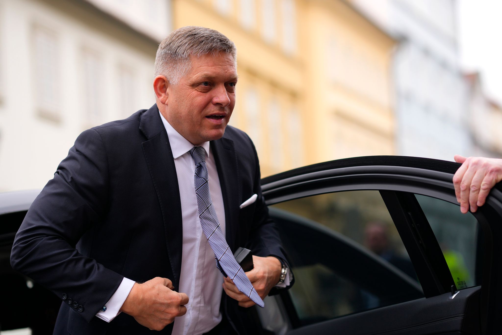 Der slowakische Ministerpräsident Robert Fico besucht Kremlchef Wladimir Putin. (Archivbild)