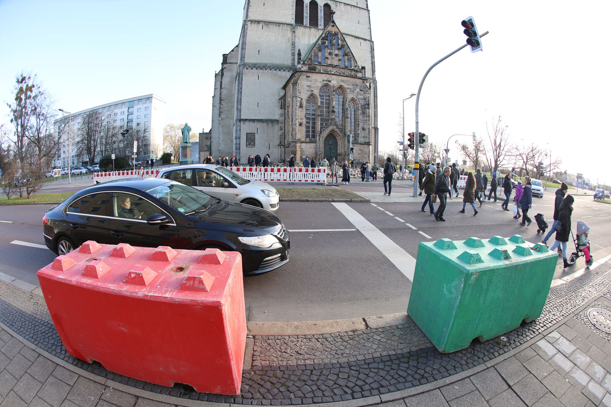 Das Sicherheitskonzept für den Weihnachtsmarkt und die polizeiliche Einsatzkonzeption stehen im Fokus. (Archivbild)