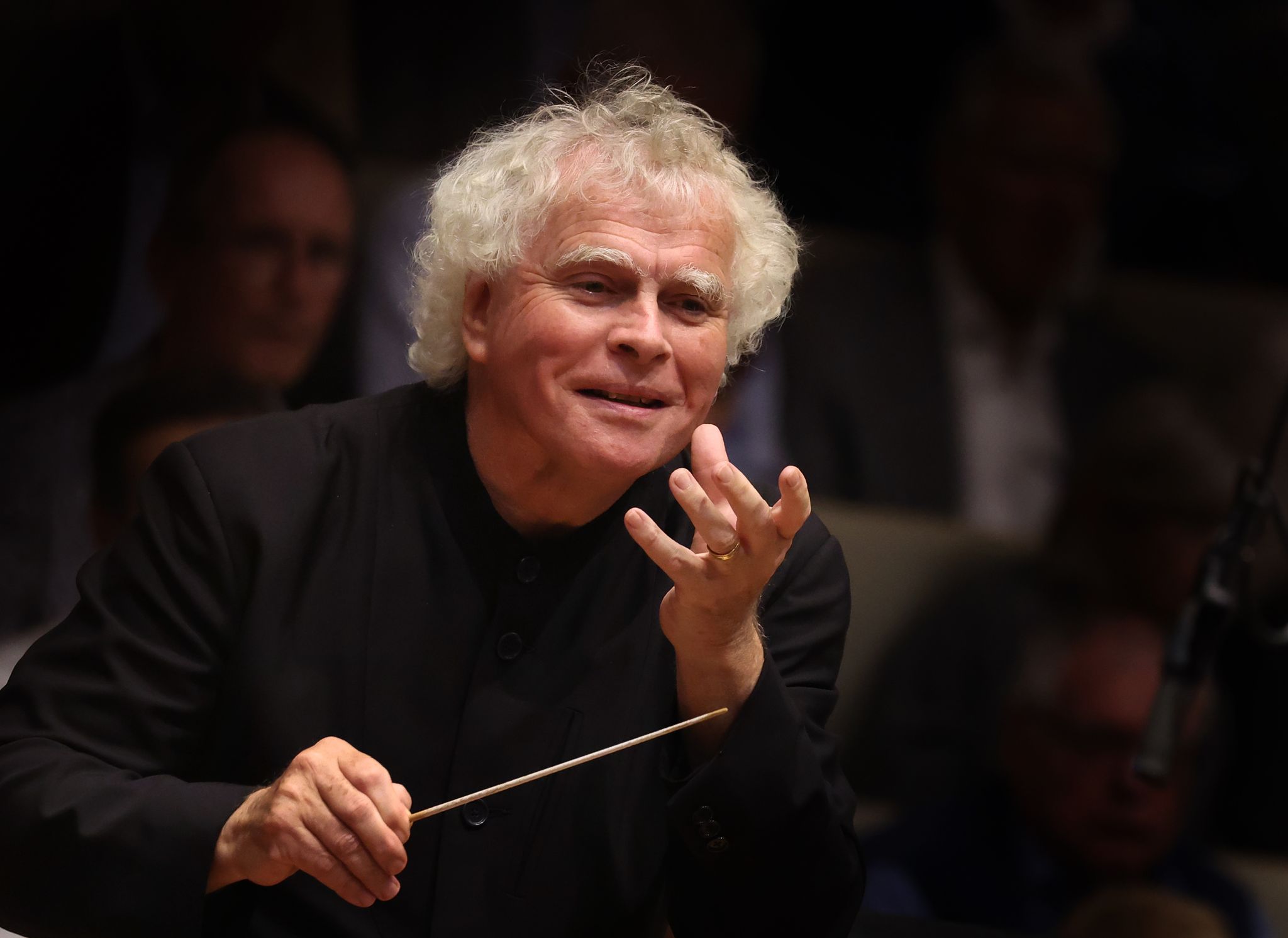 Sir Simon Rattle will das Preisgeld für den Siemens Musikpreis in ein Orchesterprojekt stecken.