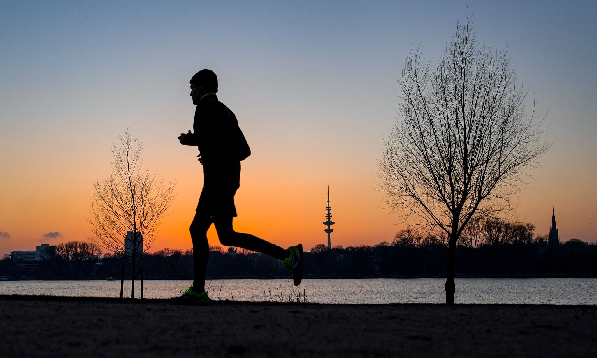 Den inneren Schweinehund zu überwinden und regelmäßig Sport zu treiben, erfordert Disziplin und Spaß an der Bewegung, erklärt Extremsportler Arda Saatçi.