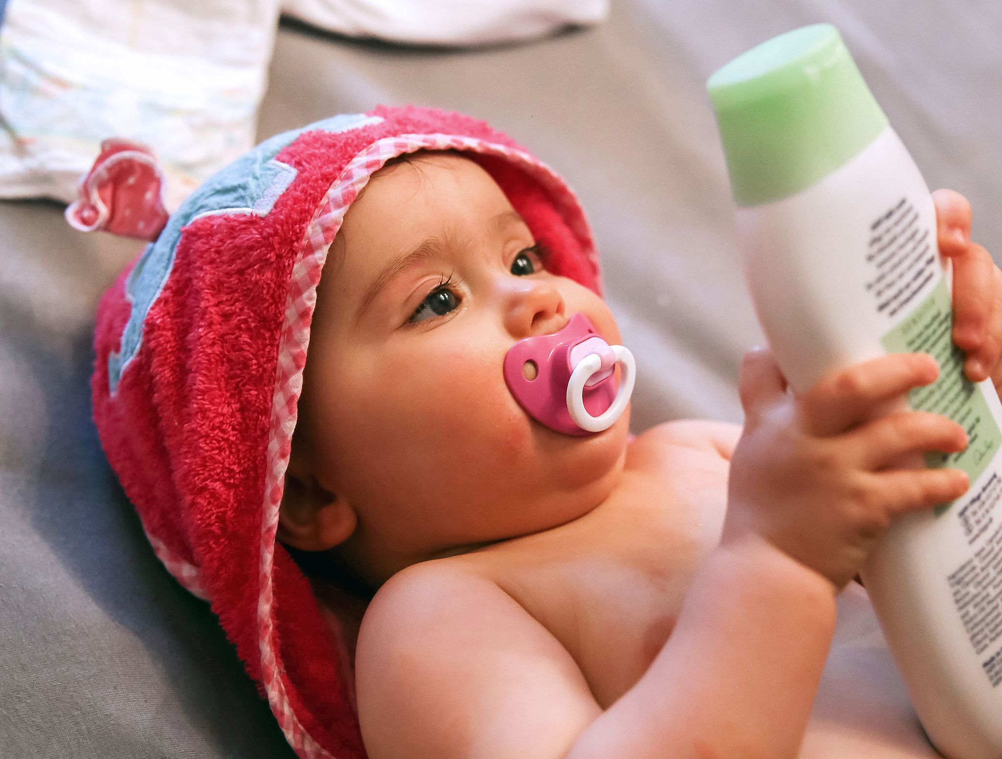 Zarte Babyhaut ohne Paraffine: 19 von 26 getesteten Babypflegecremes bekamen von der «Öko-Test» die Note «sehr gut».