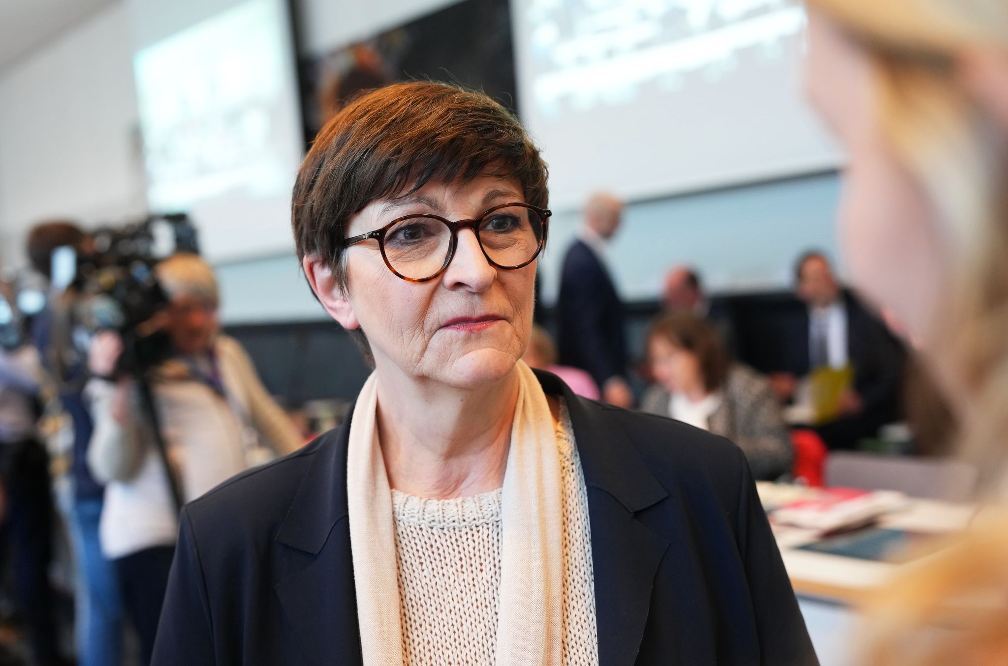 Saskia Esken will trotz des Wahldesasters SPD-Parteichefin bleiben. (Archivbild)