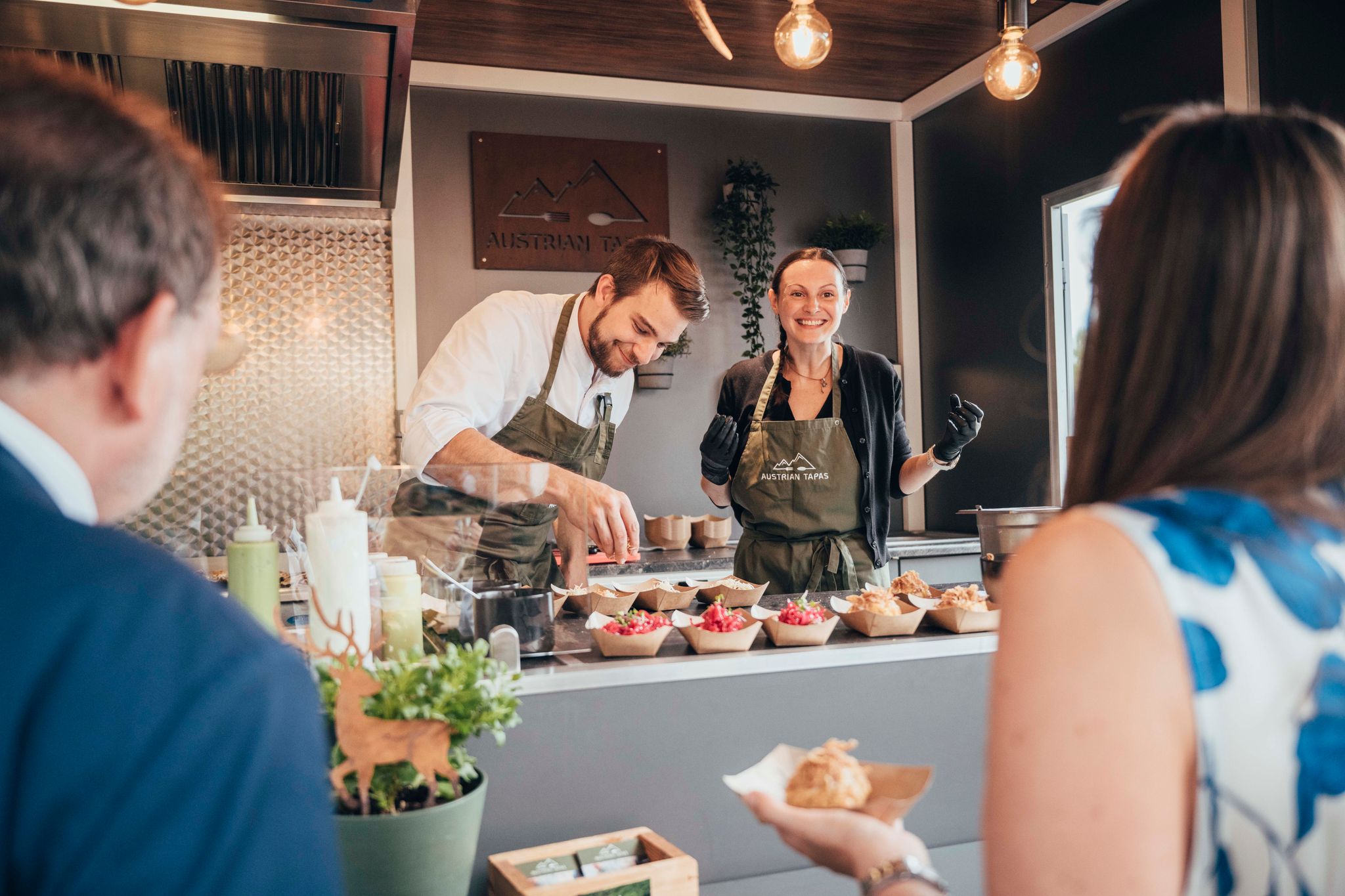 Das Tolle an Tapas? Da sie in kleinen Häppchen daherkommen, kann man viel Unterschiedliches probieren - so auch am Foodtruck von «Austrian Tapas».