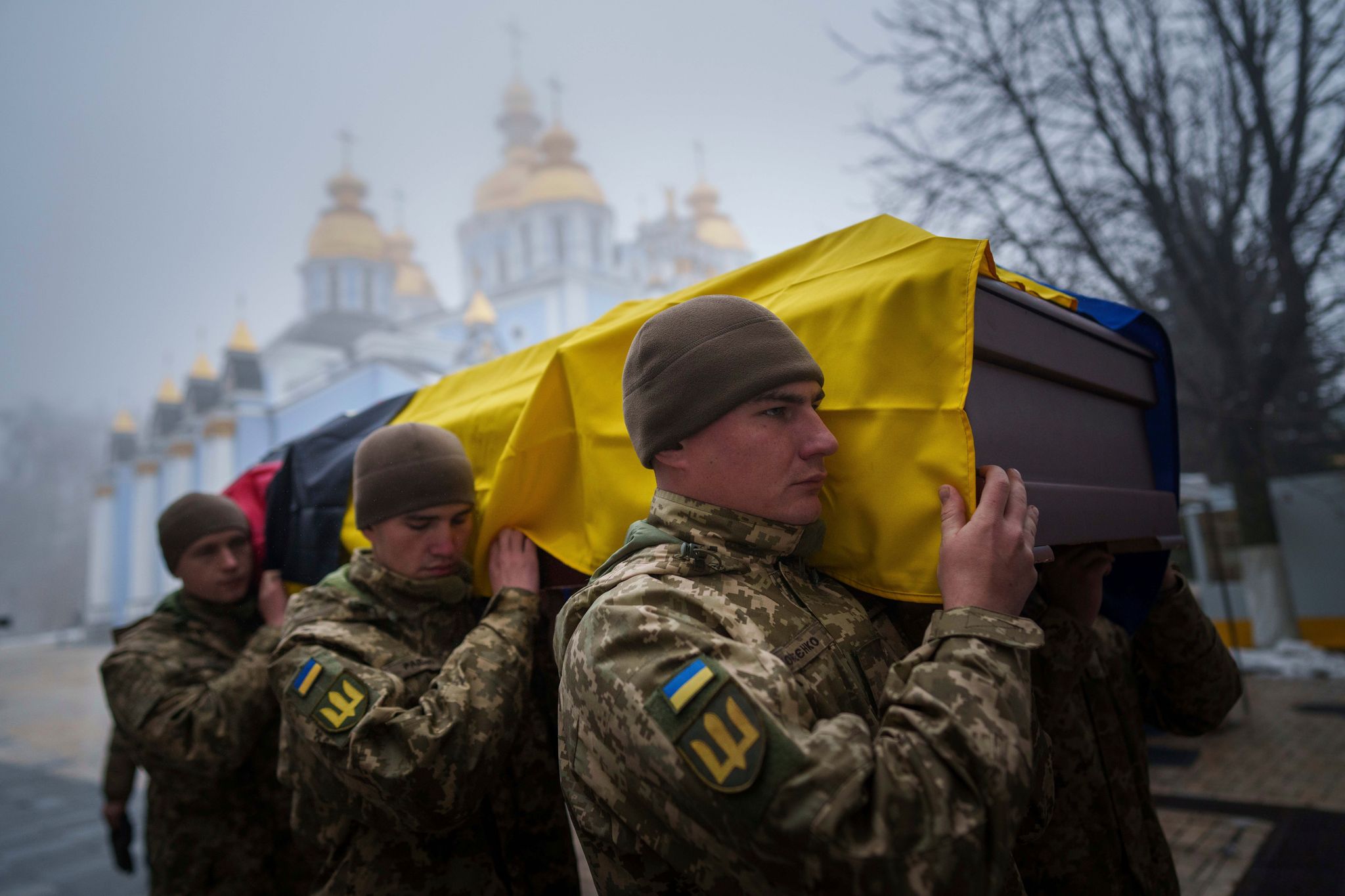 Beerdigungen von Soldaten sind in der Ukraine an der Tagesordnung. (Archivbild)