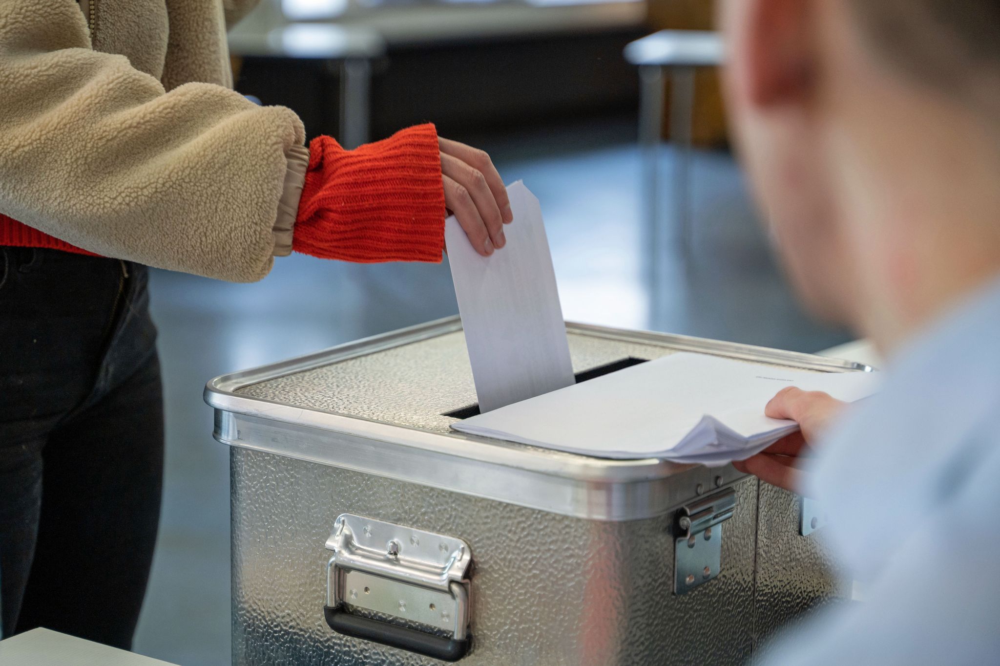 Meinungsforscher sehen beim Abstimmungsverhalten große Unterschiede zwischen den Generationen.