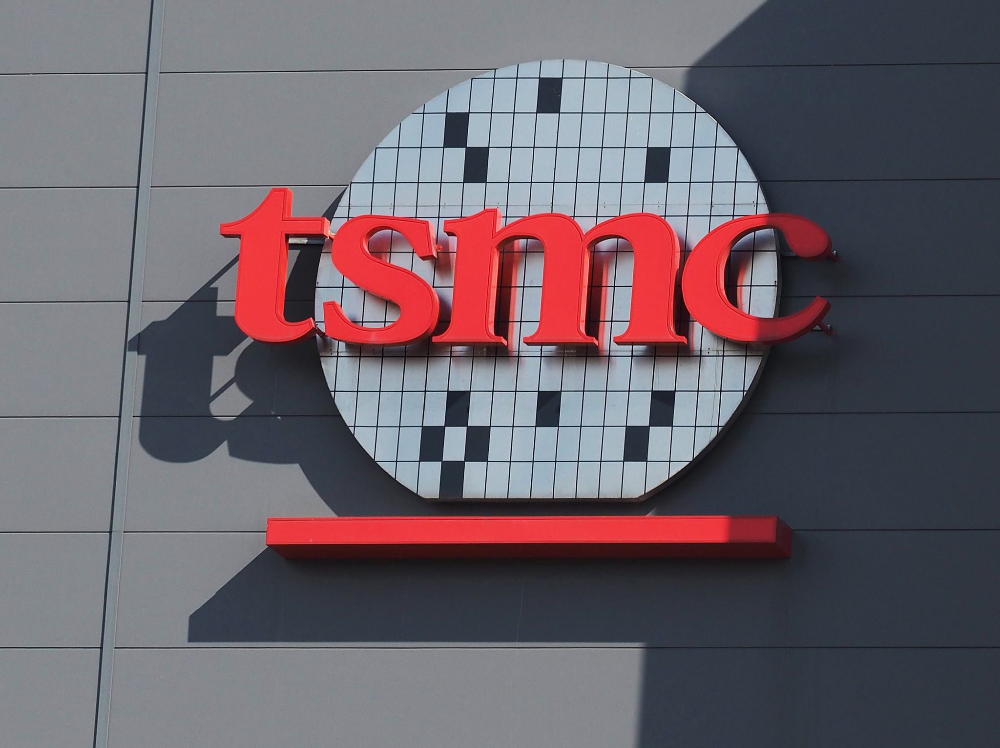 TSMC produziert den Großteil der weltweit genutzten Hightech-Chips. (Archivbild)