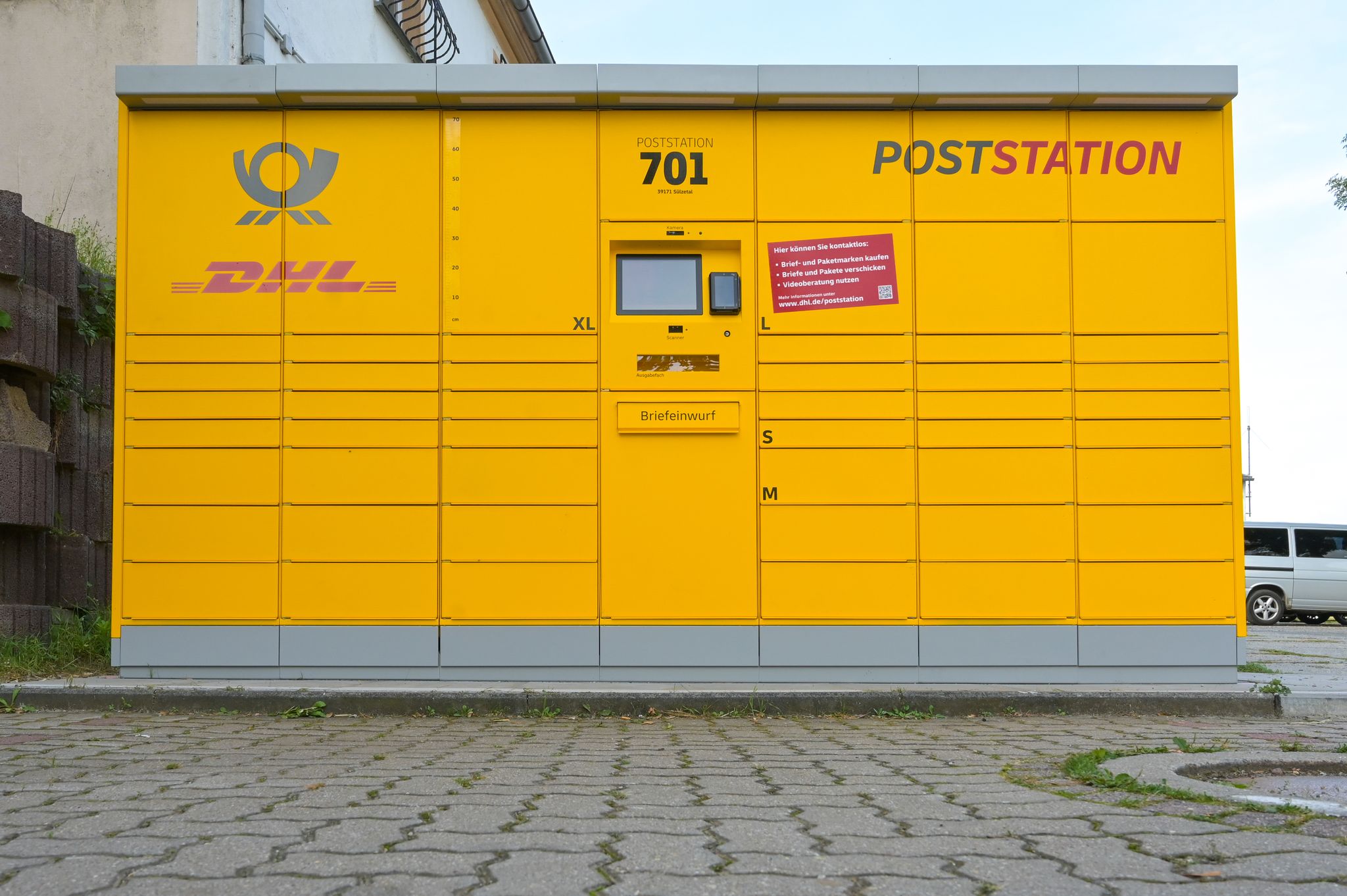 Eine Poststation in Osterwedding in Sachsen-Anhalt - solche Automaten gelten mancherorts in Deutschland künftig als Postfilialen. (Archivbild)