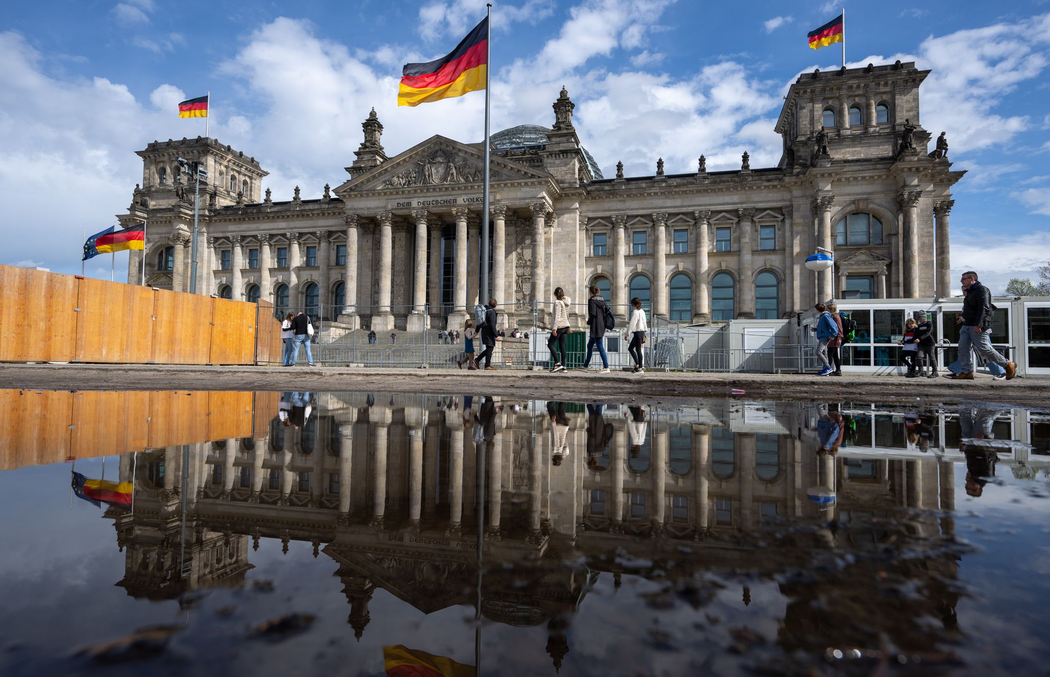 Der neue Bundestag konstituiert sich - die 21. Legislaturperiode beginnt.
