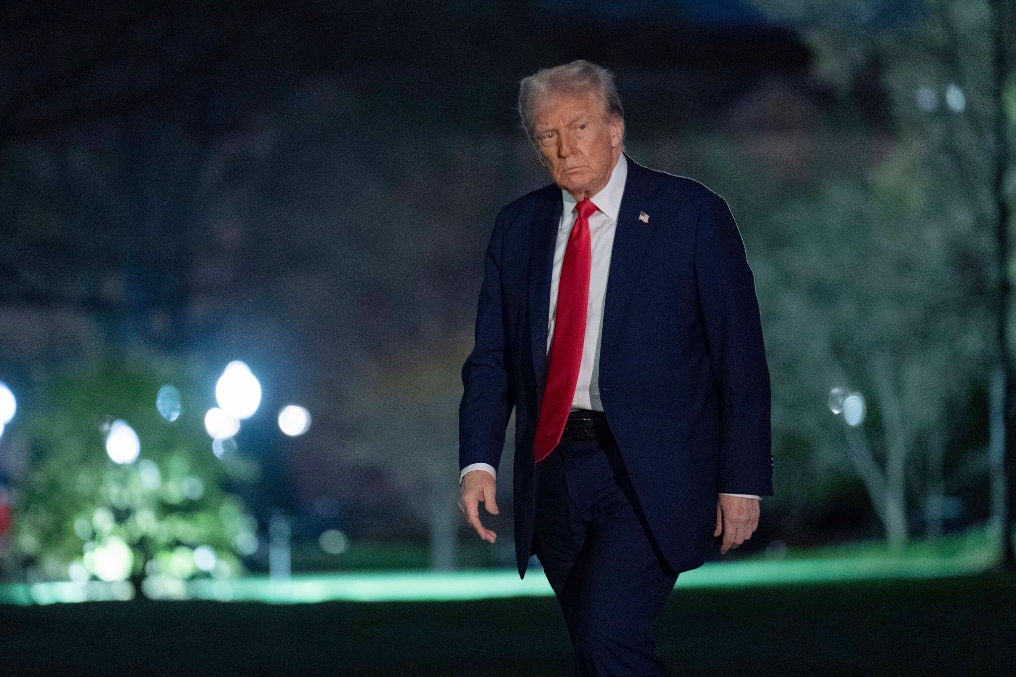 An Bord der Air Force One sagte Trump, die geplanten Zölle würden alle Länder treffen.