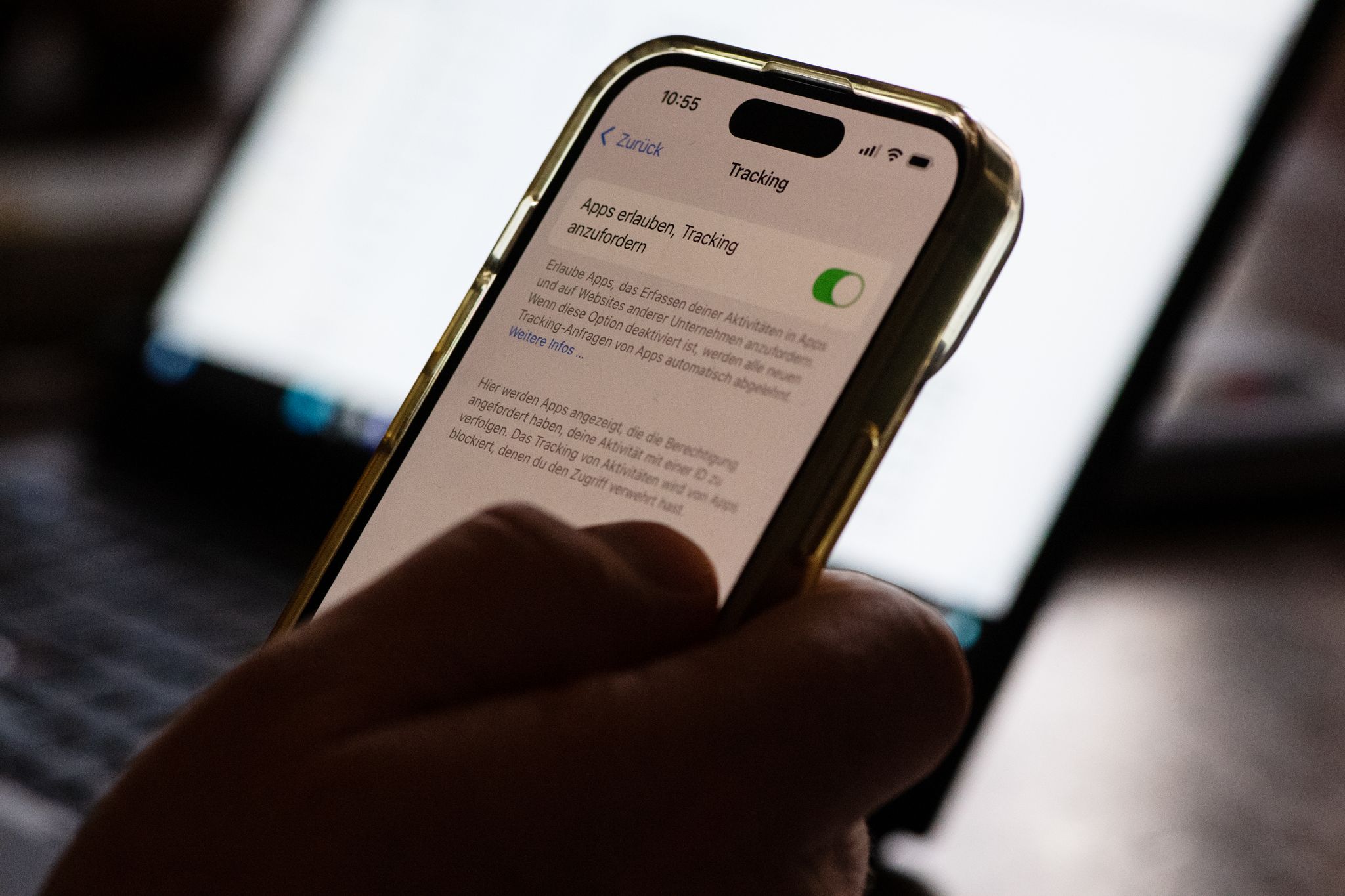 Aktiviertes Tracking auf einem iPhone: Trotzdem muss noch jede App einzeln per Dialog die Erlaubnis zum Datensammeln einholen.