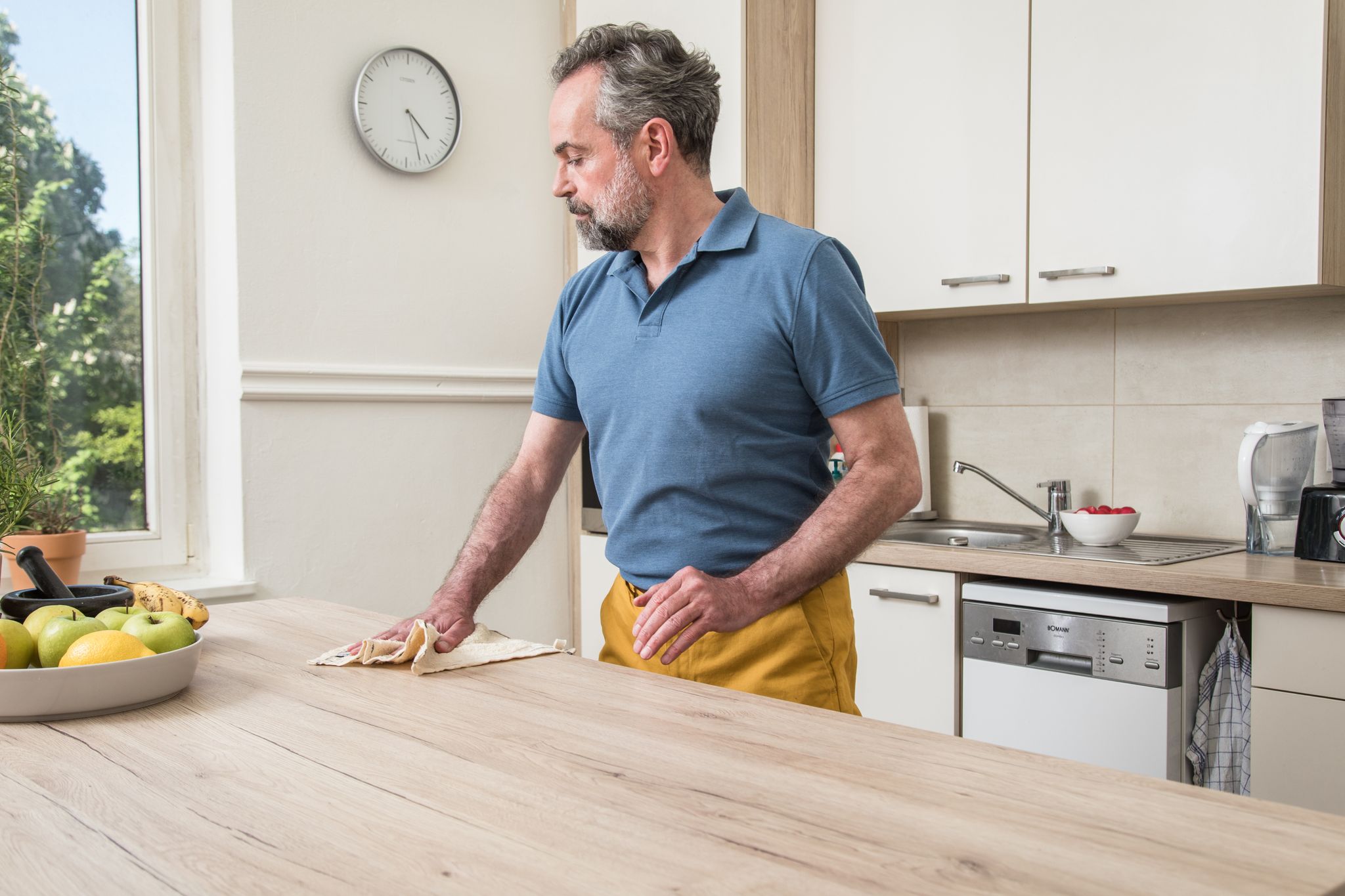 Mikrofasertücher sorgen dafür, dass beim Putzen nicht zusätzlich Staub aufgewirbelt wird.