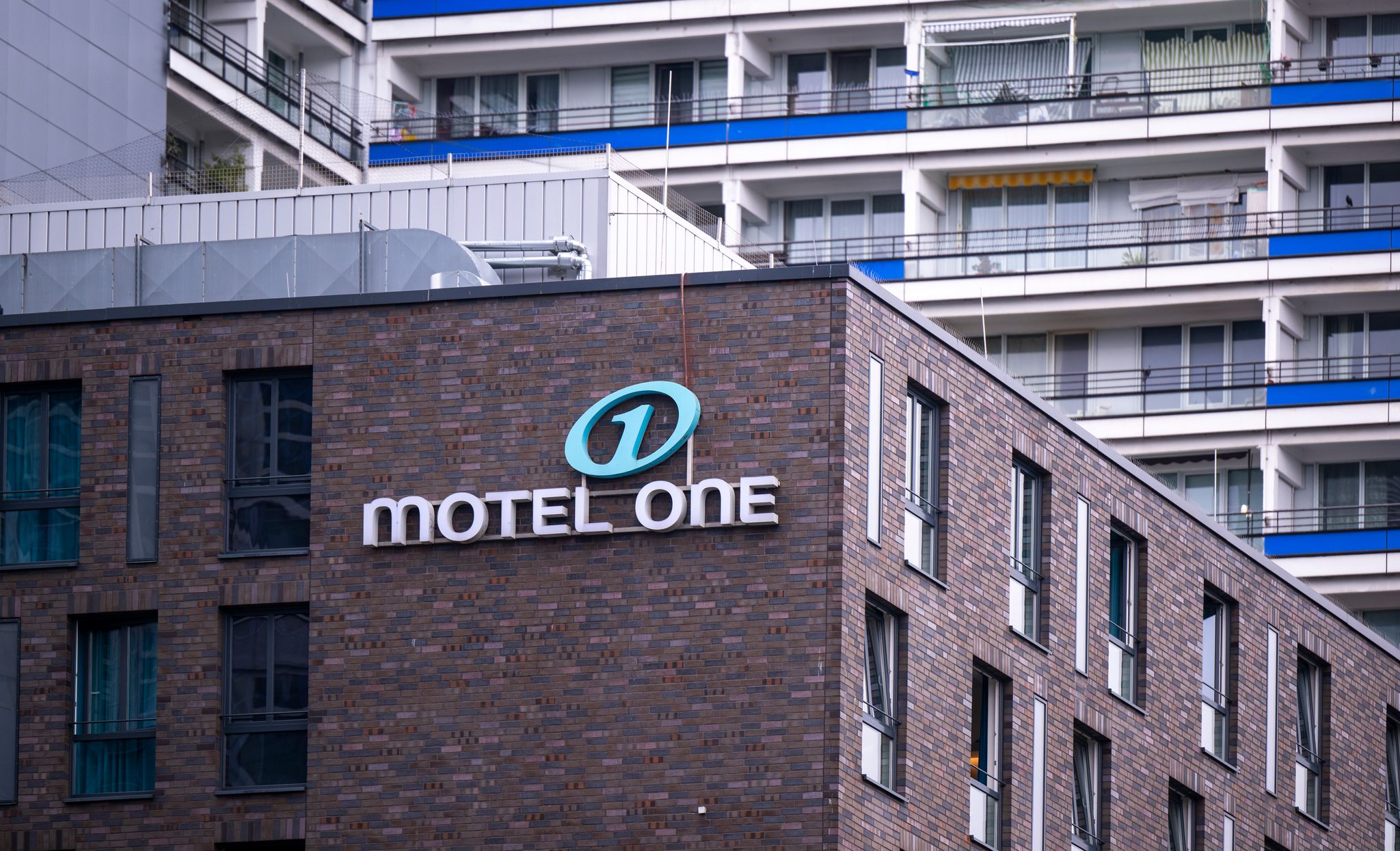 Ein Motel One in Berlin - inzwischen gibt es 99 Häuser in 13 Ländern. (Archivbild)