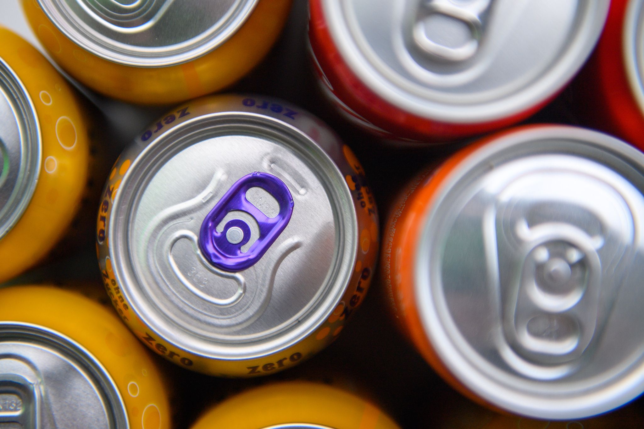 Die Zahl der verkauften Dosen brach mit der Einführung des Dosenpfands 2003 ein. (Symbolbild)