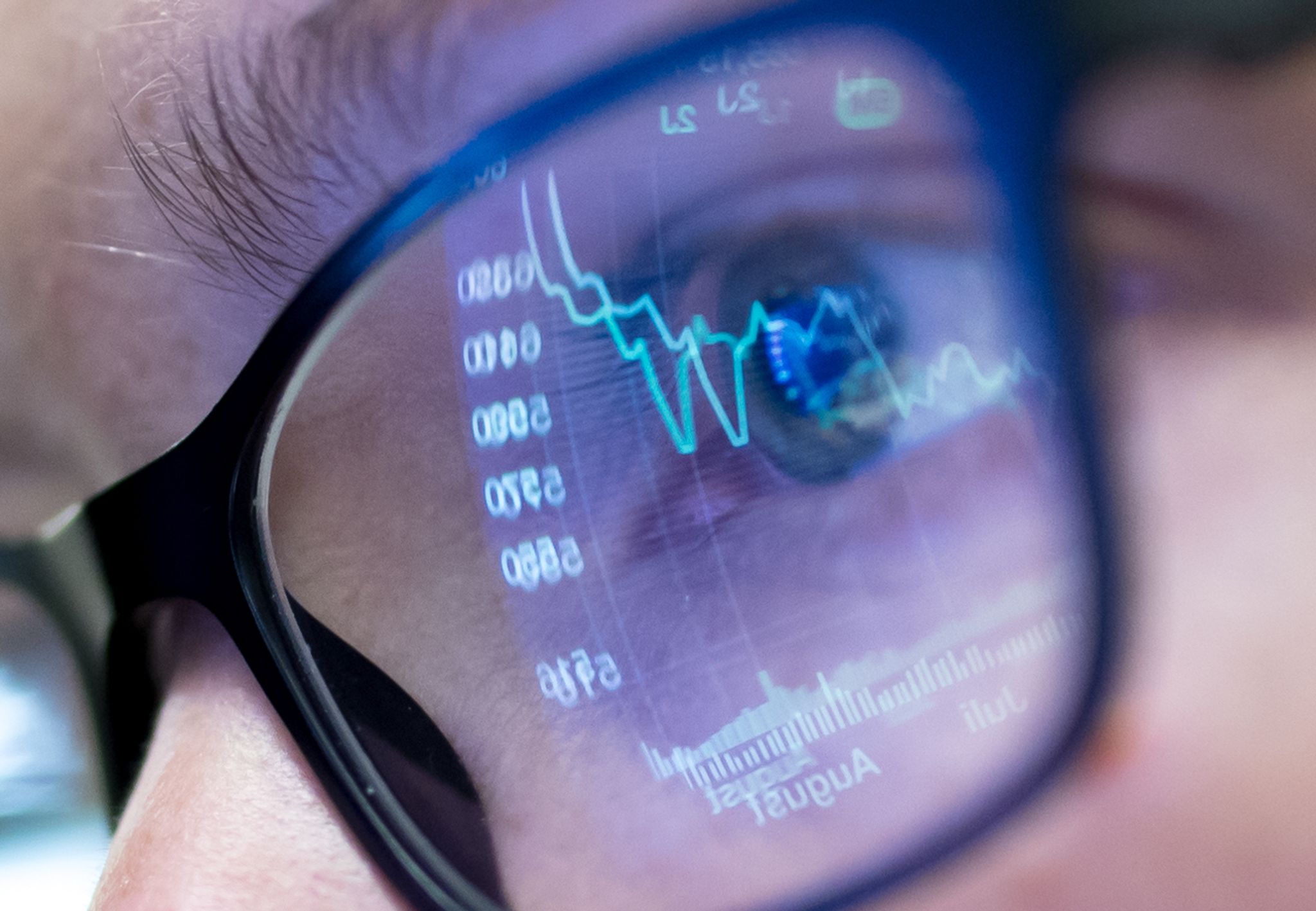Frauen sind an der Börse oft erfolgreicher, weil sie besonnener investieren und handeln.