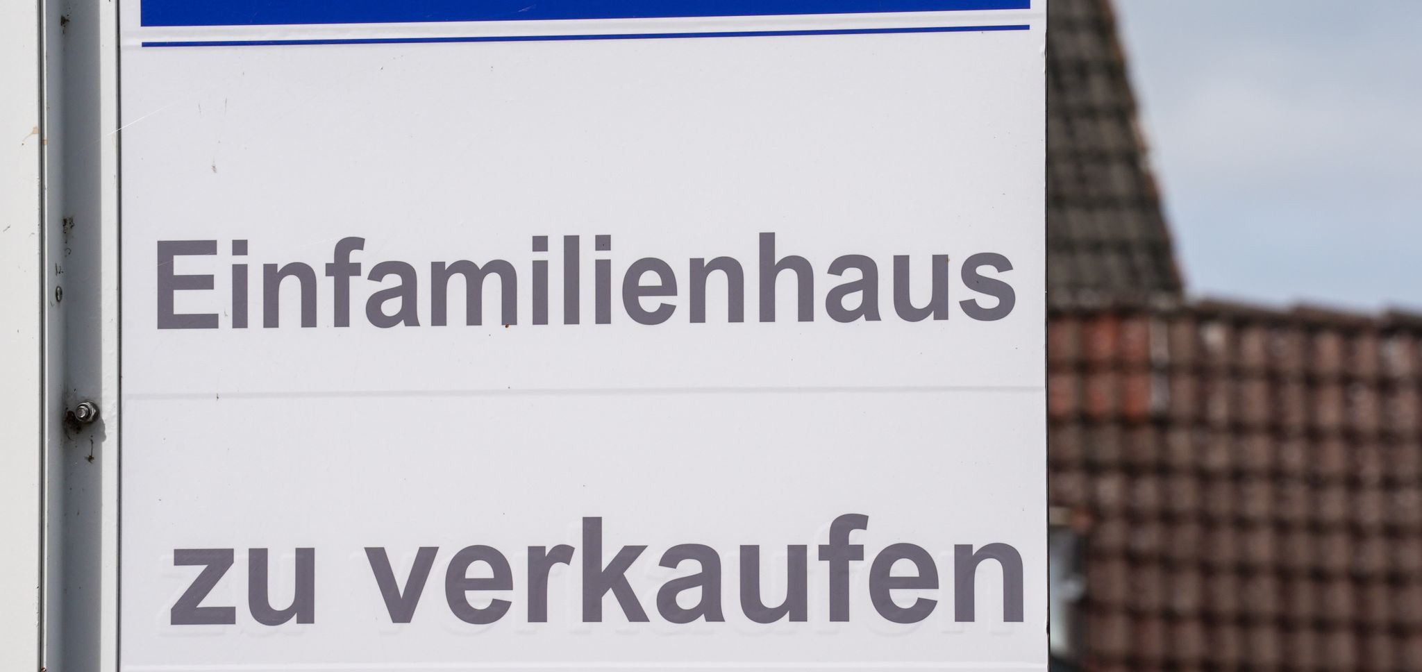 Bei einer Maklerprovision für Einfamilienhäuser gelten andere Regeln als für Mehrfamilienhäuser und Gewerbeimmobilien.