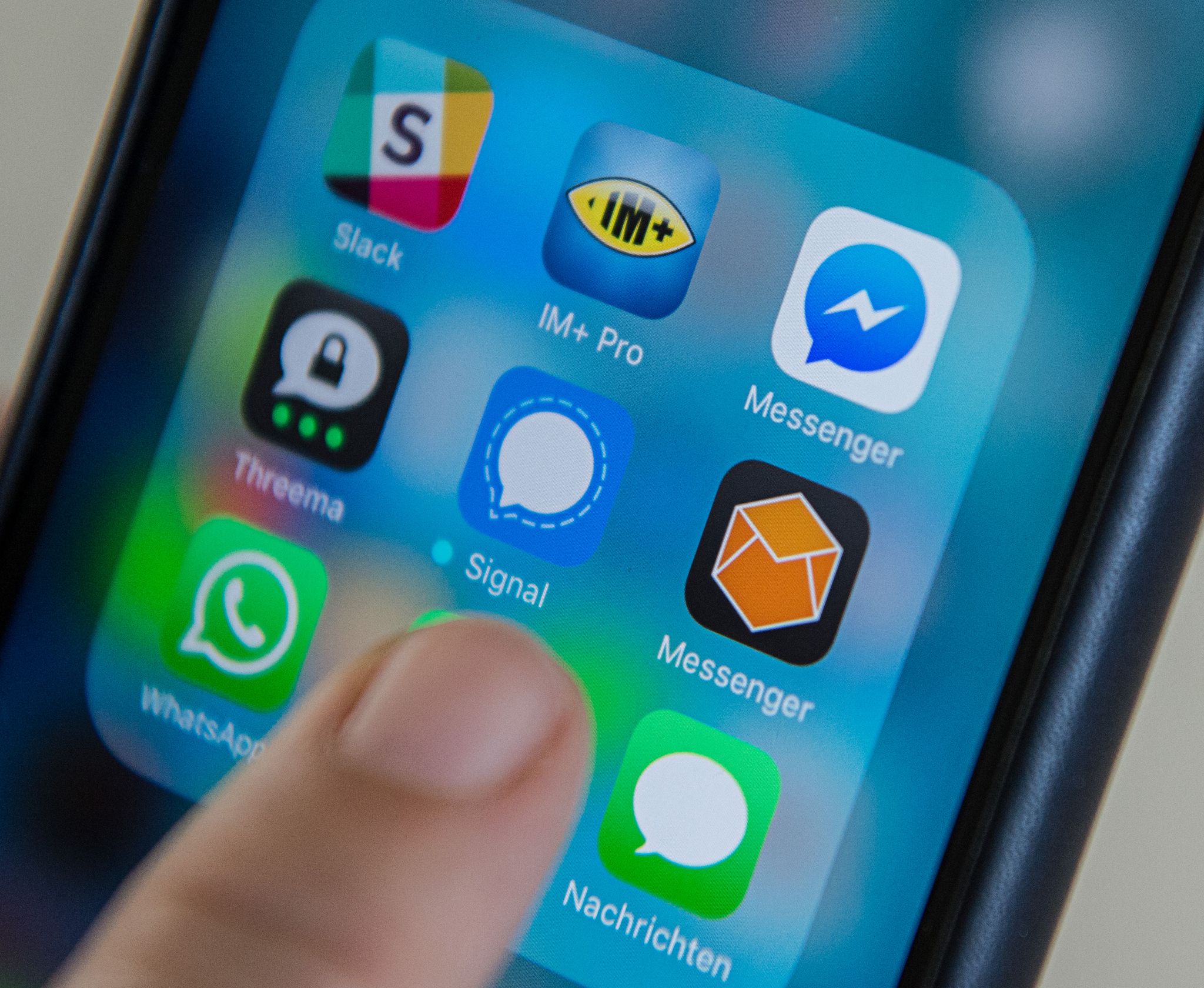 Chatnachrichten-Apps auf einem Smartphone - aus dem Alltag vieler Menschen sind Chats nicht mehr wegzudenken.
