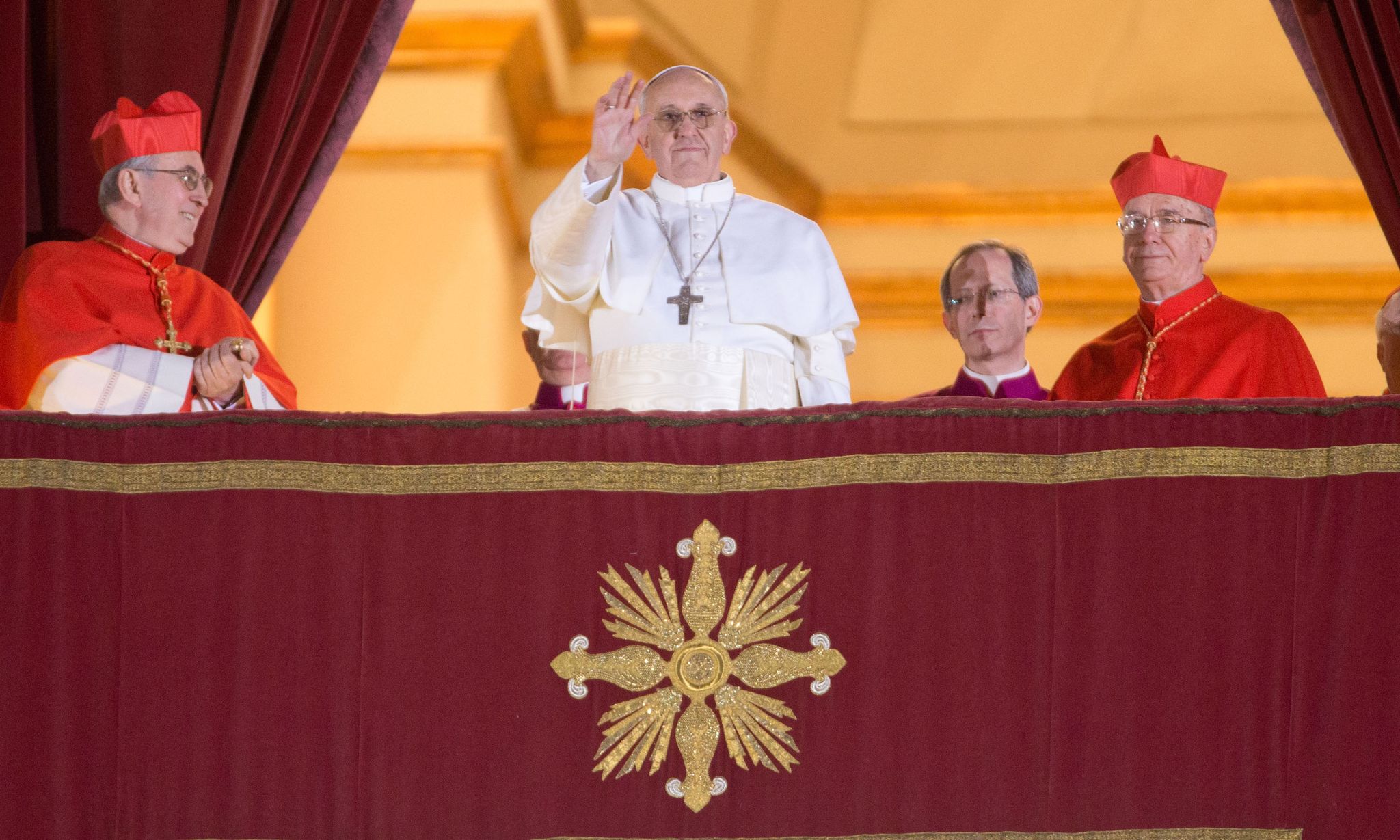 Am Ende des Konklaves von 2013 wurde Jorge Mario Bergoglio Papst Franziskus. (Archivbild)