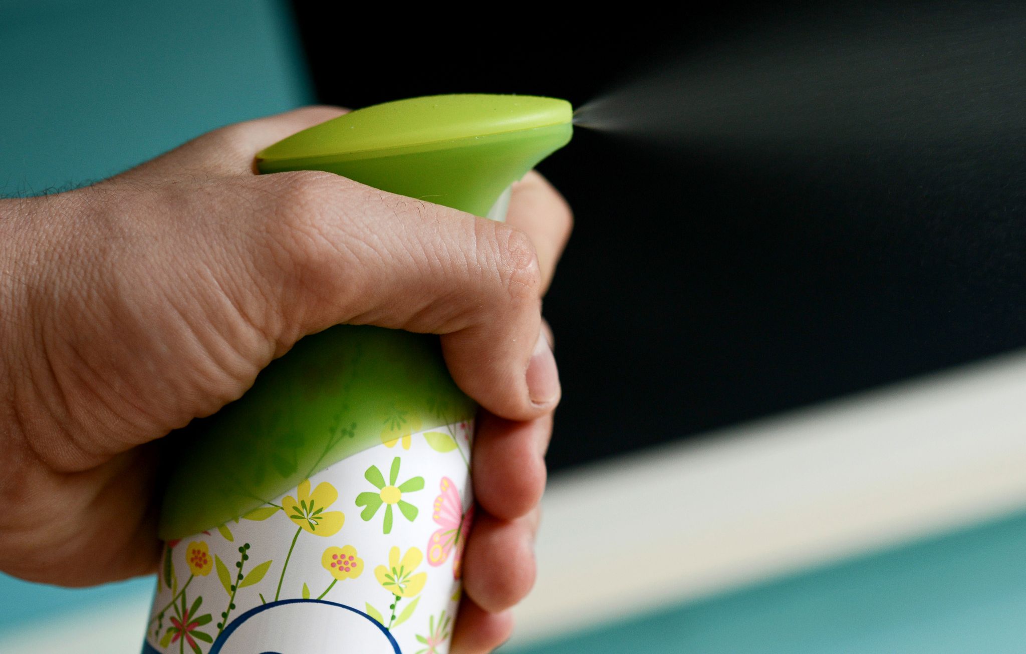 Gesundheitsrisiko: Duftstoffe in Raumsprays können bei empfindlichen Menschen Atemprobleme und Kopfschmerzen auslösen.