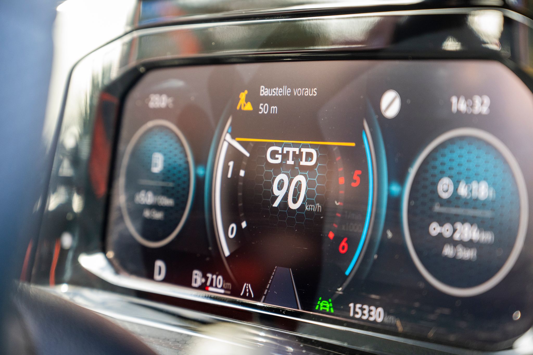 Das C-ITS-Frühwarnsystem warnt Autofahrer per WLAN über kurzfristig eingerichtete Baustellen. (Archivbild)