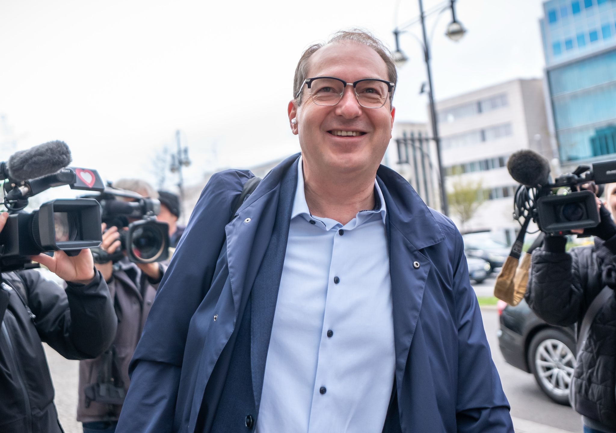 Hat gut lachen: Alexander Dobrindt soll neuer Bundesinnenminister werden. (Archivbild)