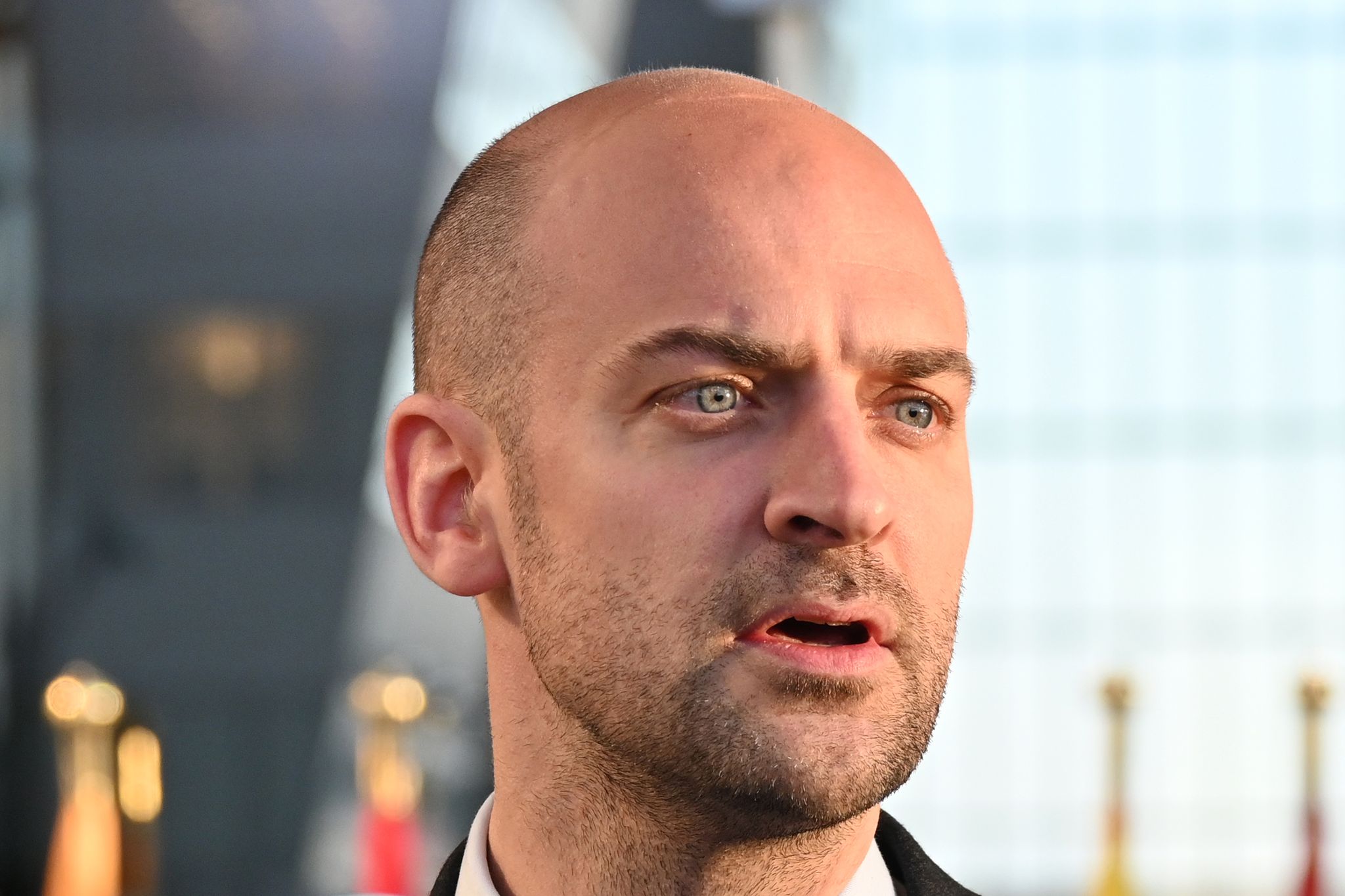 Frankreichs Außenminister Barrot forderte Algerien auf, auf die Ausweisung der Diplomaten zu verzichten.