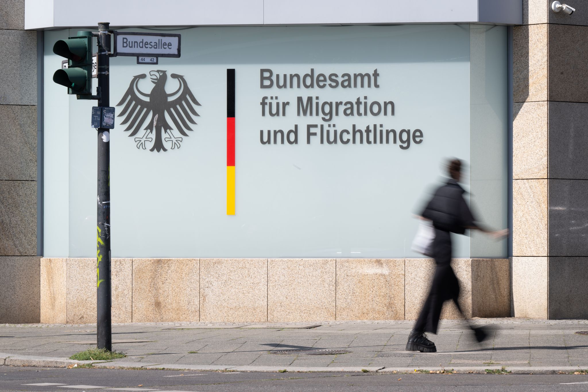 Das Bundesamt für Migration und Flüchtlinge wurde gestärkt - Asylverfahren dauern aber länger.