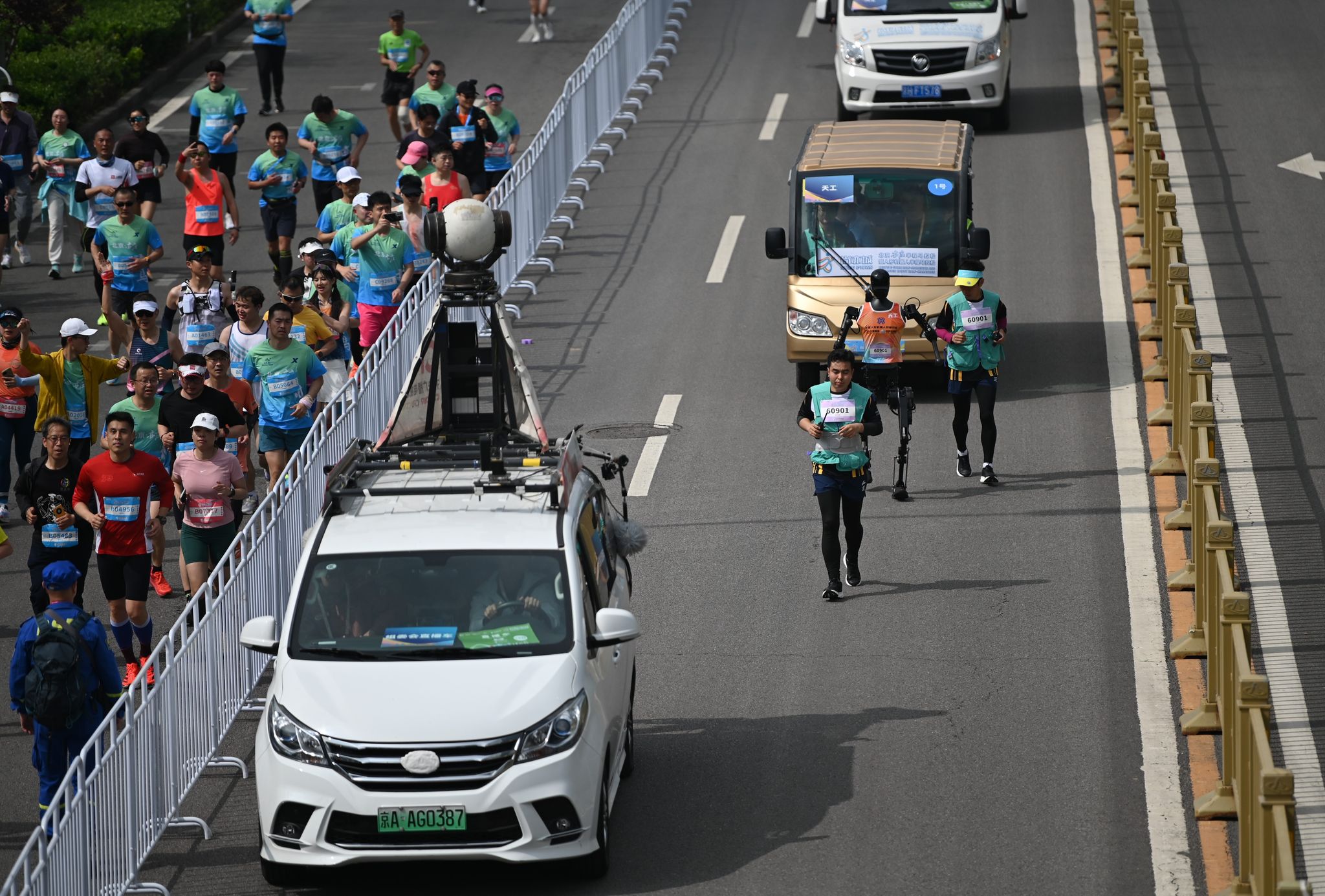 Die Laufstrecke der Roboter war von jener der Menschen getrennt.