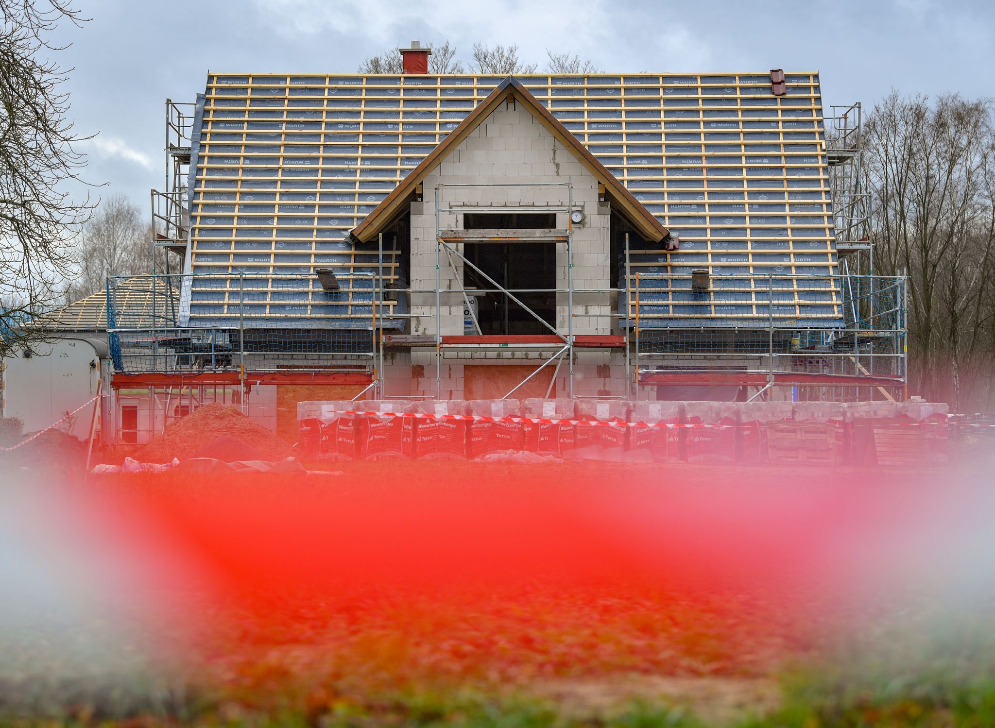 Bei Schlüsselfertigbauten haben private Bauherren das Recht auf eine umfassende Baubeschreibung, die vor Vertragsschluss übergeben werden muss.