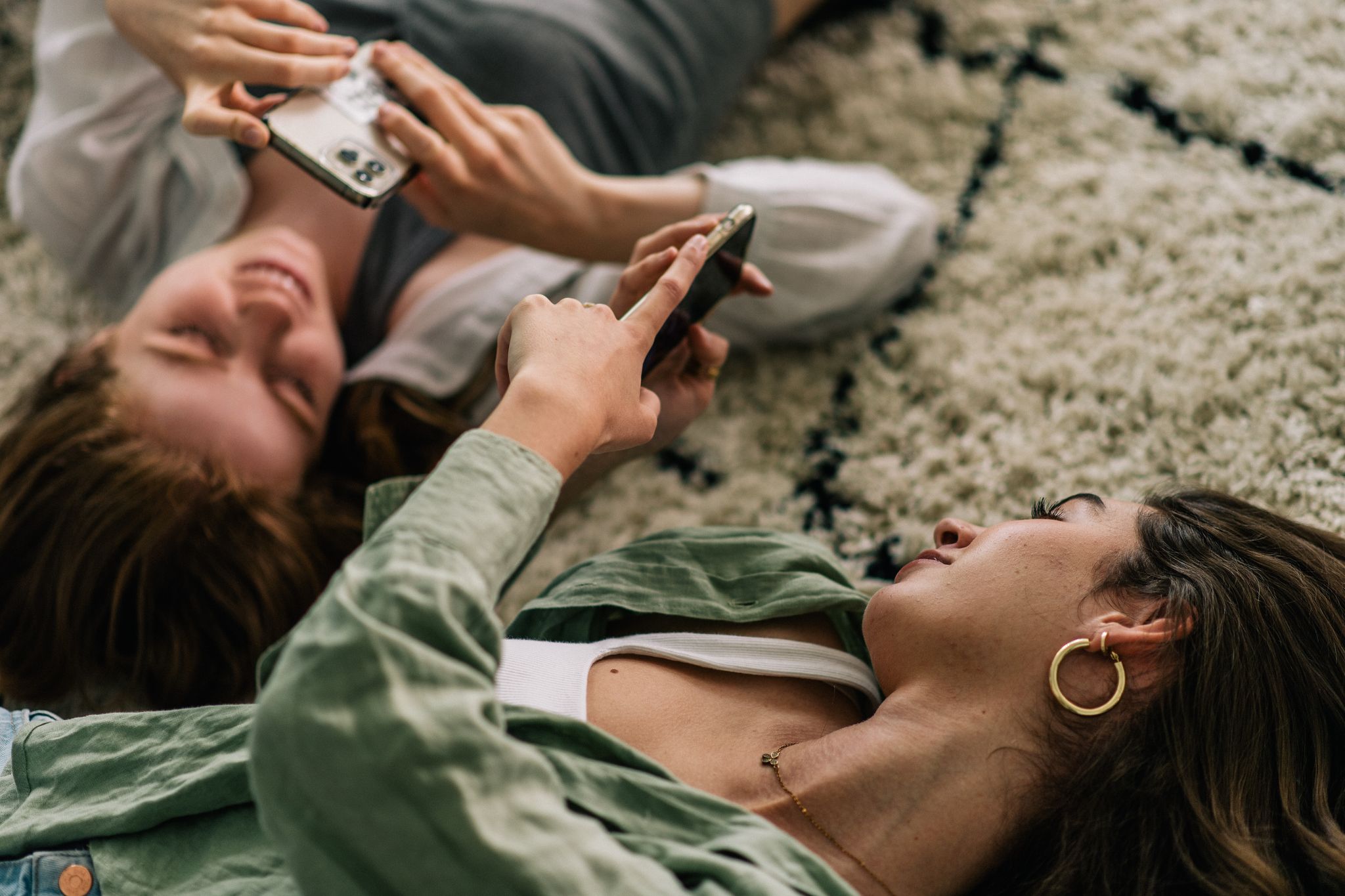 Kurze Clips in den sozialen Netzwerken aktivieren unser Belohnungszentrum schneller als Bücher oder Brettspiele. Dabei braucht unser Nervensystem Bildschirm-Pausen, um sich zu erholen.