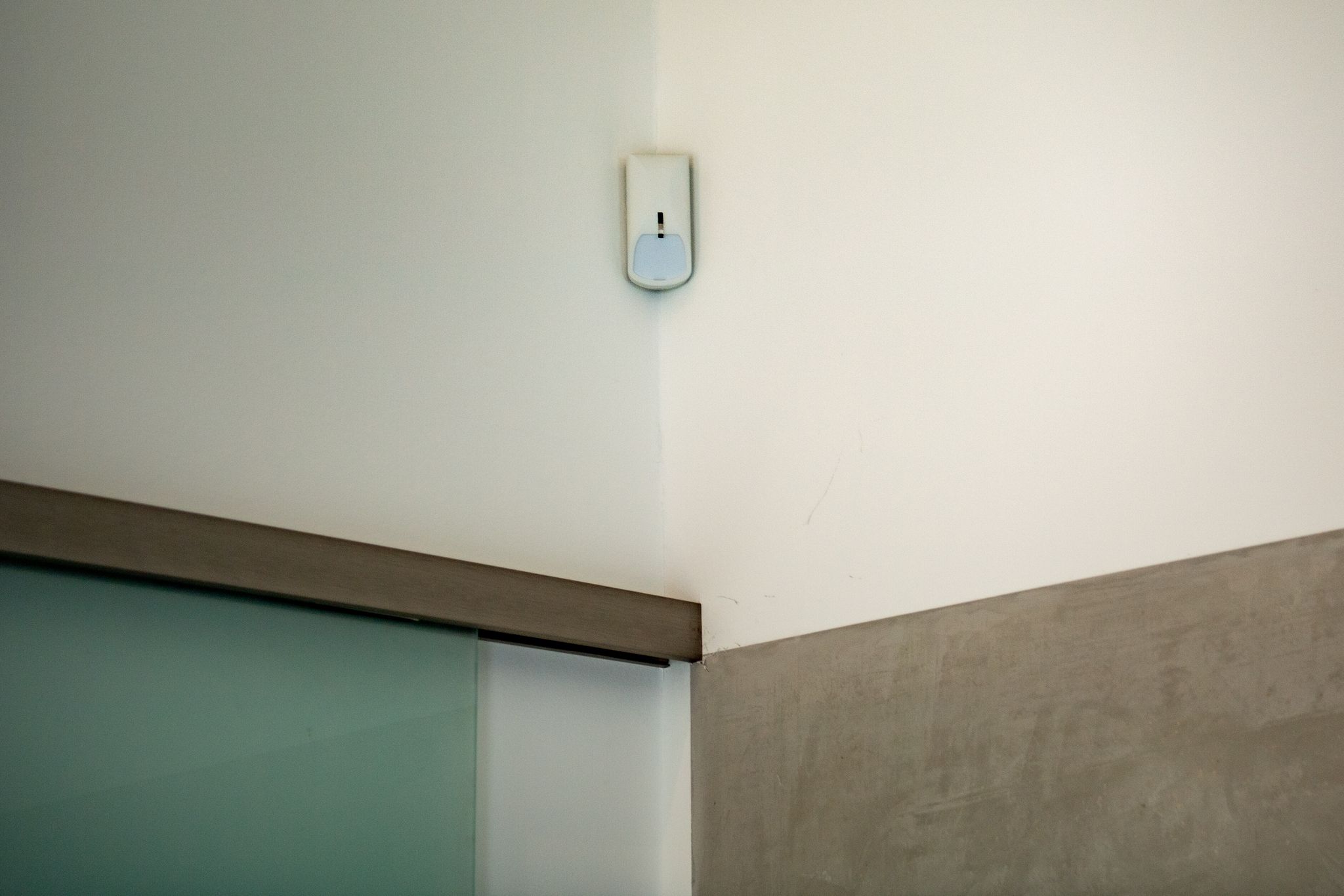 Licht ohne Schalter: Bewegungsmelder bringen Komfort und sparen Energie.