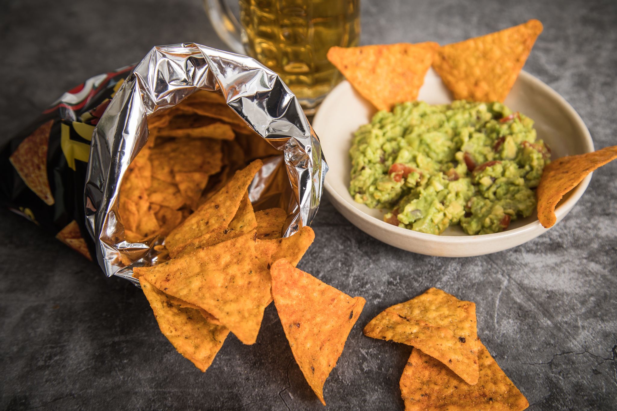 Leer gesnackt? Dann gehören Kunststoffverpackungen wie Chipstüten in die Gelbe Tonne oder den Gelben Sack.