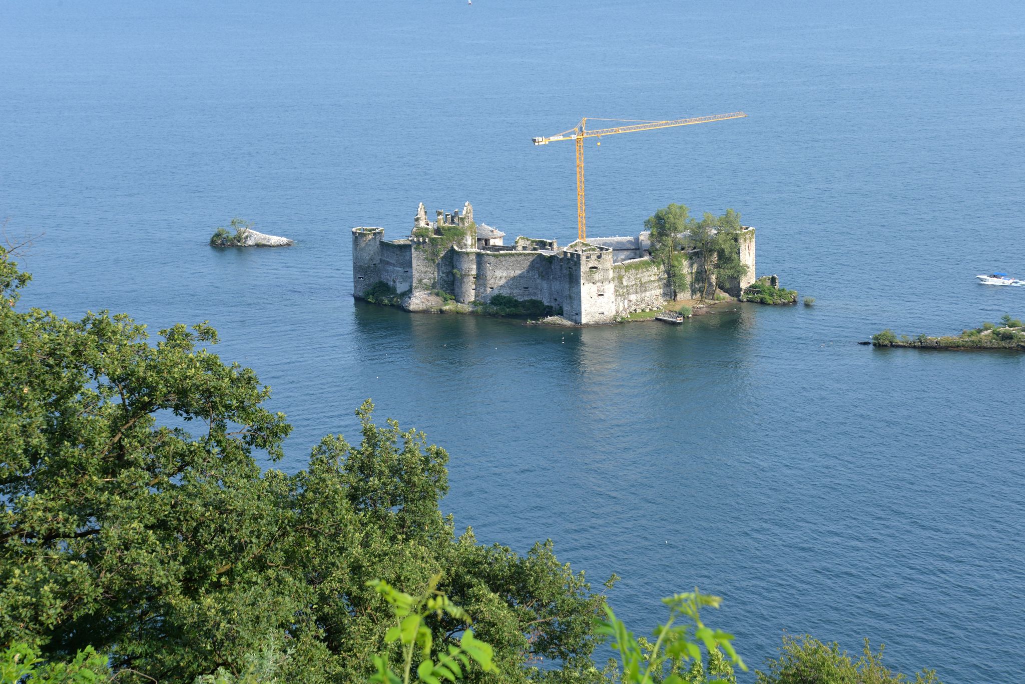 Die Festungsruine im nördlichen Teil des Lago Maggiore soll im Sommer als multimediales Museum für Touristen zugänglich sein.